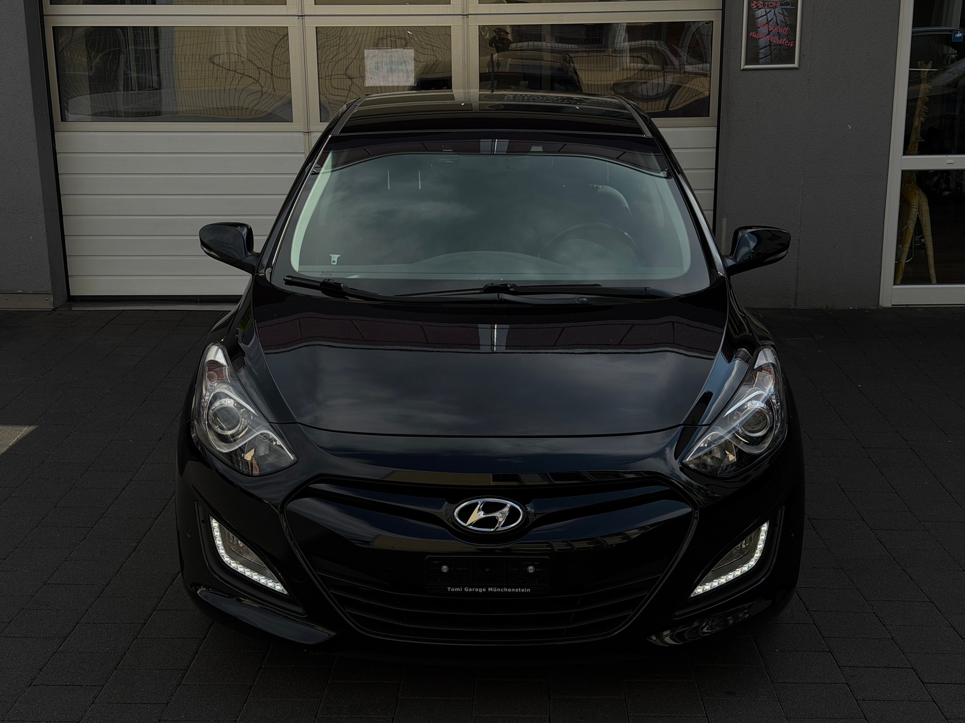 HYUNDAI i30 1.6 GDI Style *Ab MFK&Service*8-Fach Räder*Sitzheitzung*Parksensoren*-image-1