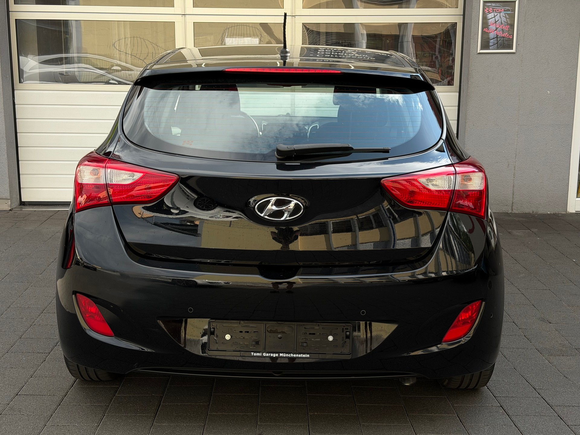 HYUNDAI i30 1.6 GDI Style *Ab MFK&Service*8-Fach Räder*Sitzheitzung*Parksensoren*-image-8