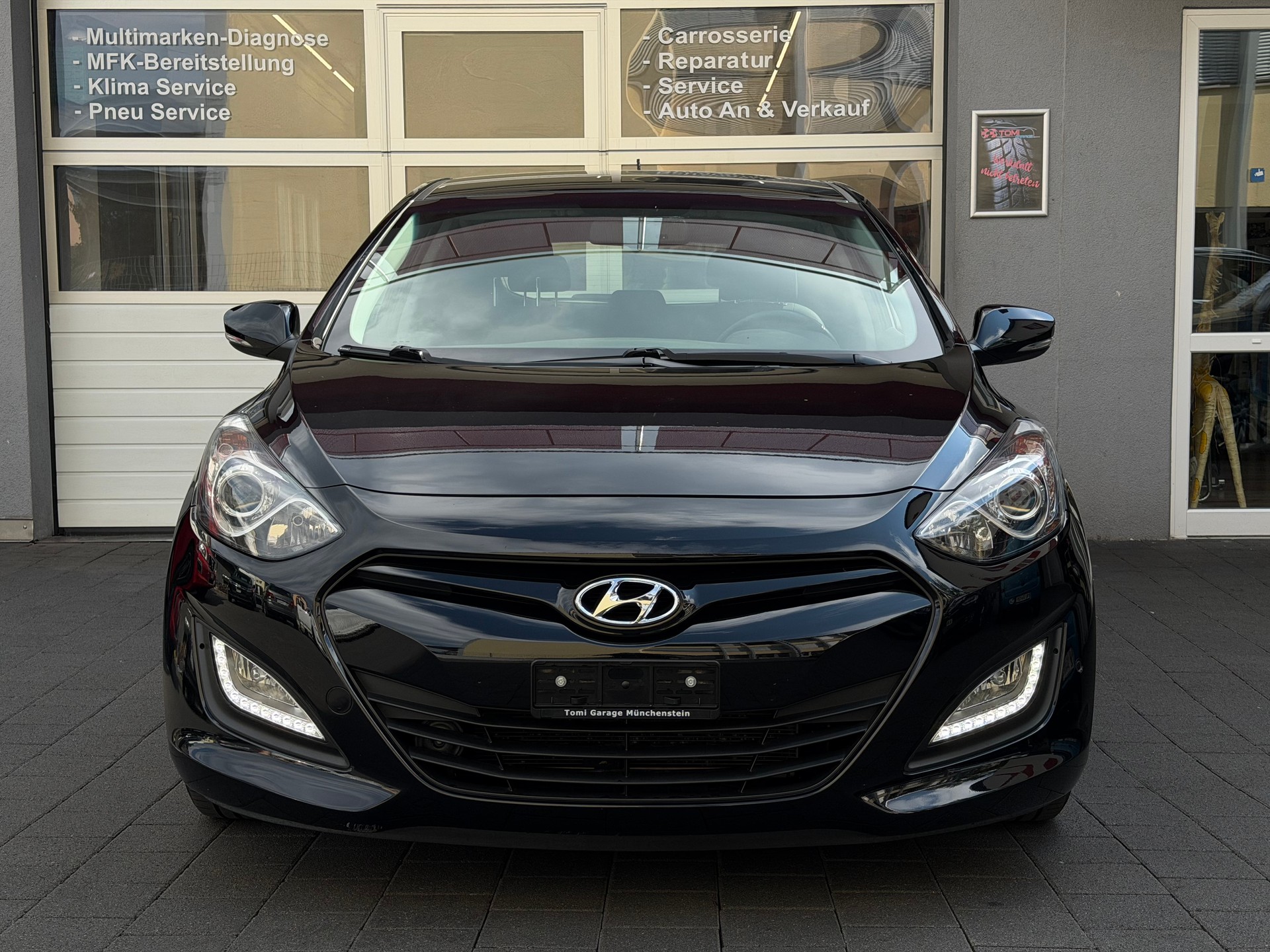 HYUNDAI i30 1.6 GDI Style *Ab MFK&Service*8-Fach Räder*Sitzheitzung*Parksensoren*-image-2