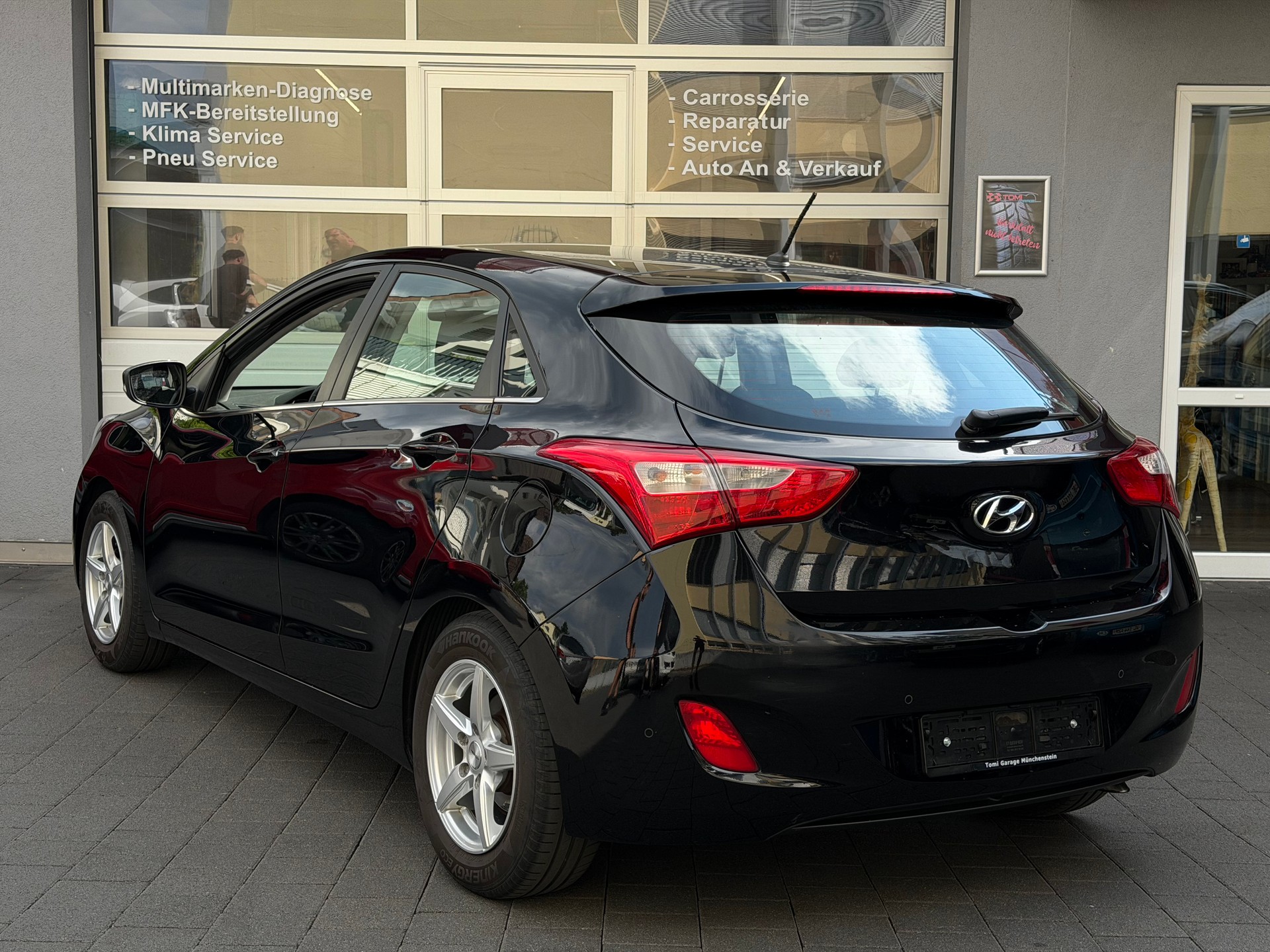 HYUNDAI i30 1.6 GDI Style *Ab MFK&Service*8-Fach Räder*Sitzheitzung*Parksensoren*-image-6