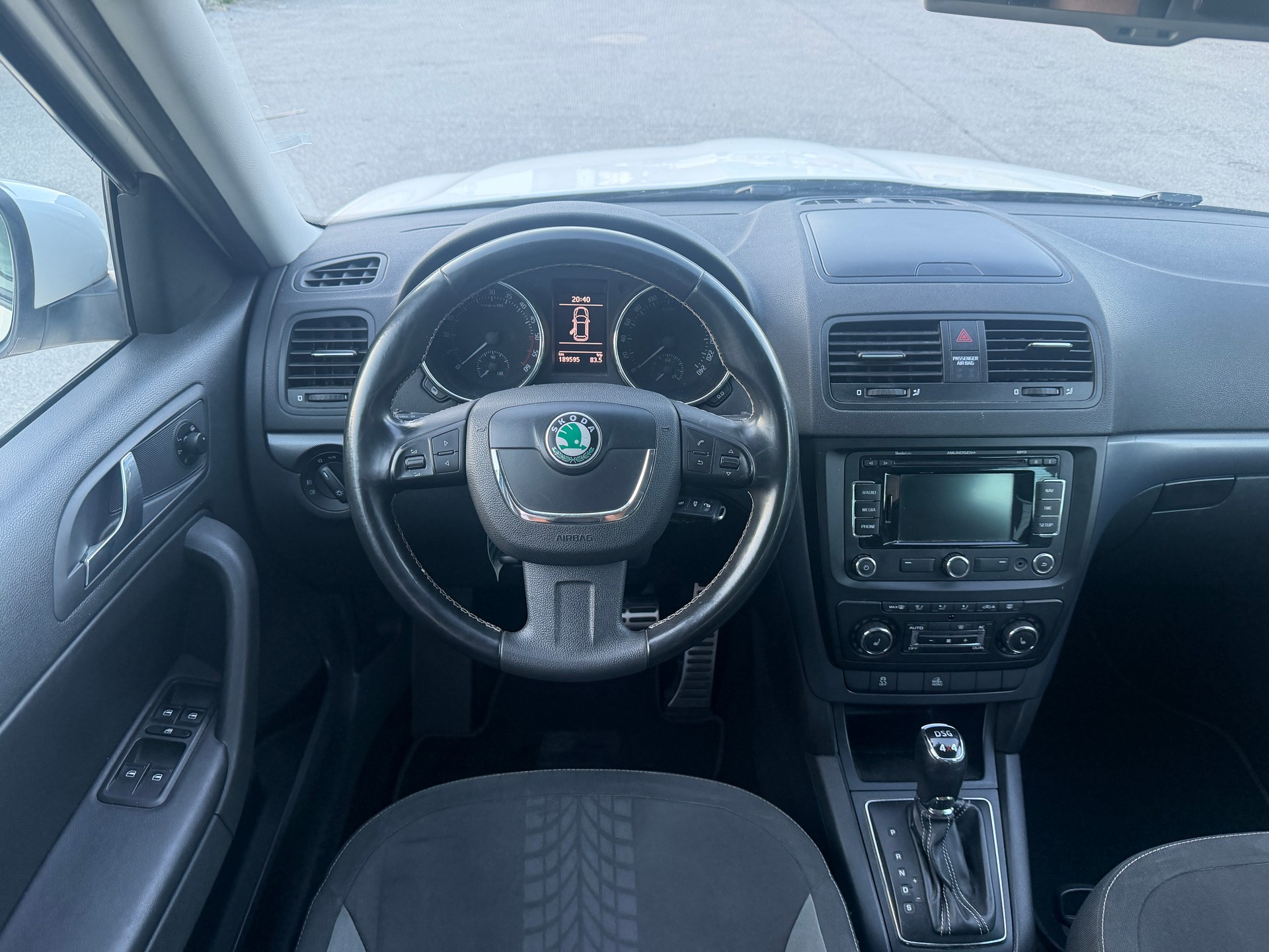 SKODA Yeti 2.0 TDI Ambition 4x4 DSG-image-8