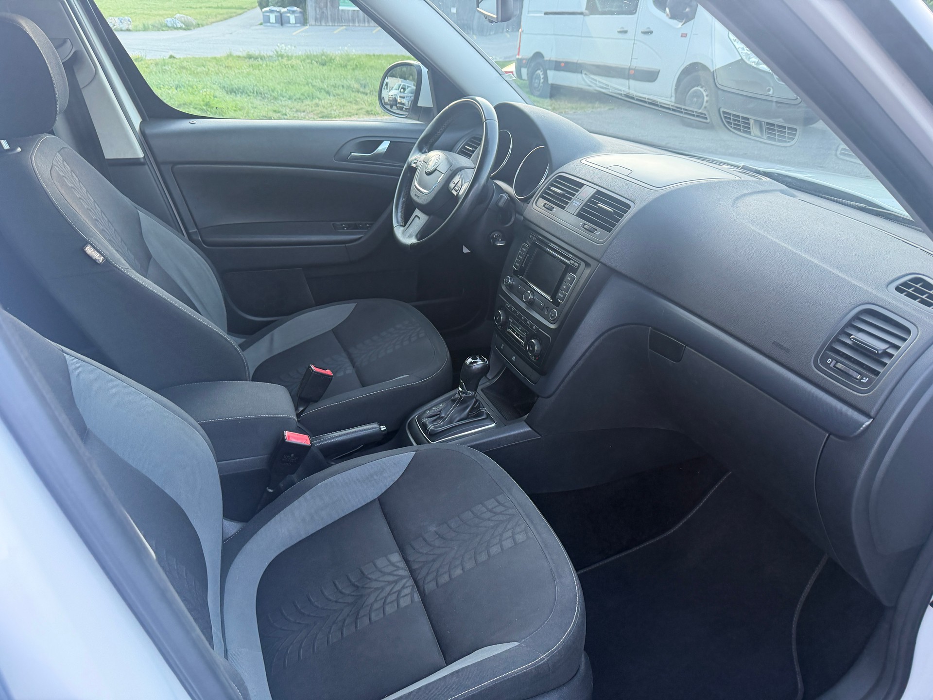 SKODA Yeti 2.0 TDI Ambition 4x4 DSG-image-11
