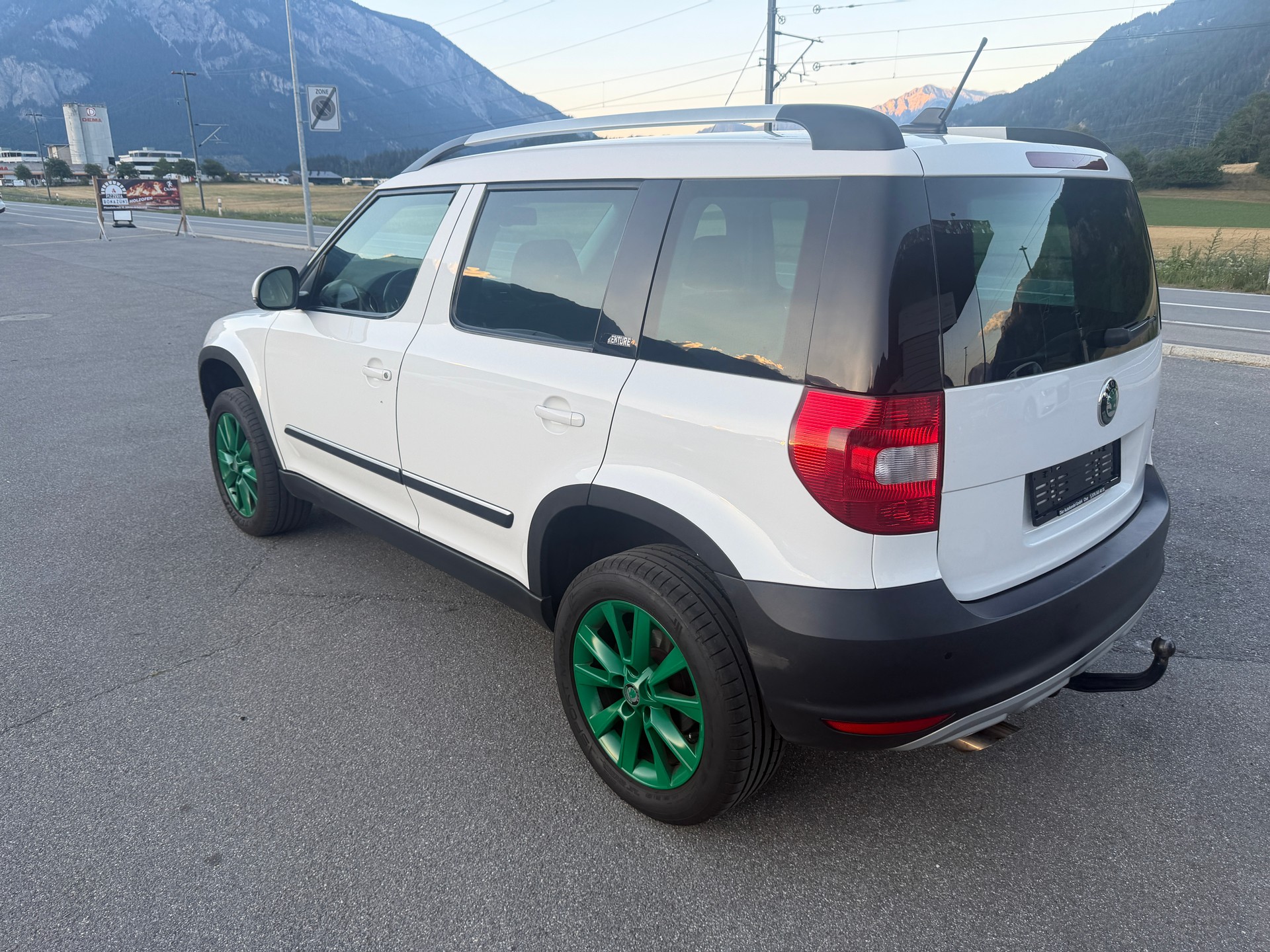 SKODA Yeti 2.0 TDI Ambition 4x4 DSG-image-5
