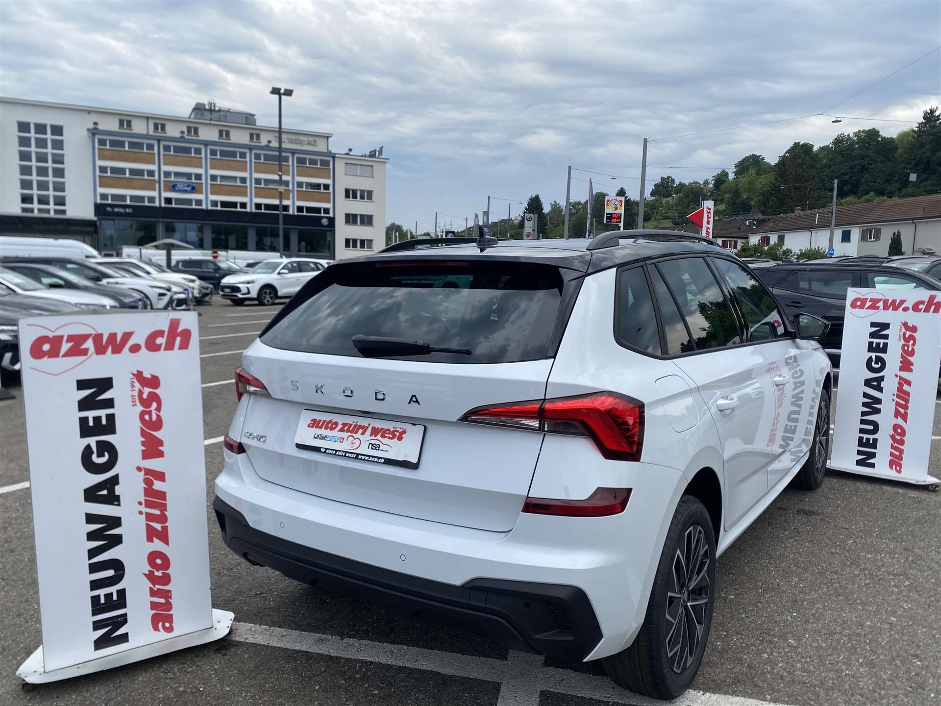 SKODA Kamiq 1.0 TSi Selection Black DSG-Automat-image-2