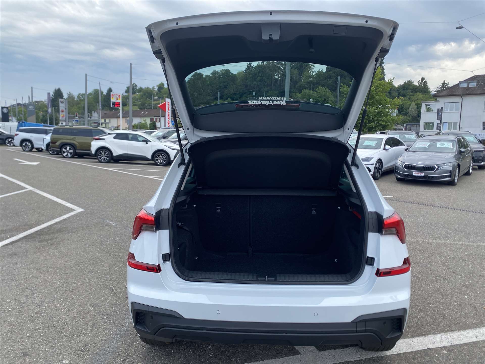 SKODA Kamiq 1.0 TSi Selection Black DSG-Automat-image-14