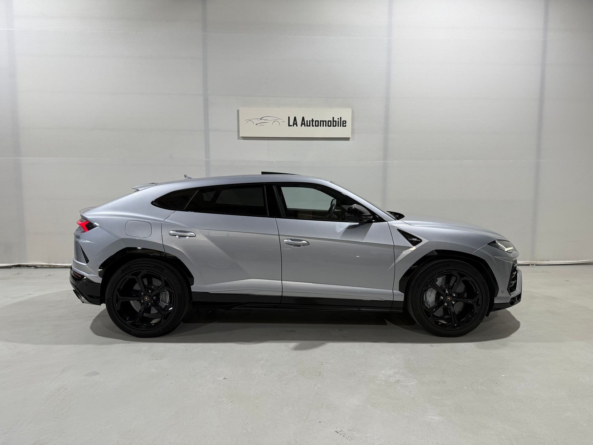 LAMBORGHINI Urus E-Gear (CH-Fahrzeug)-image-6