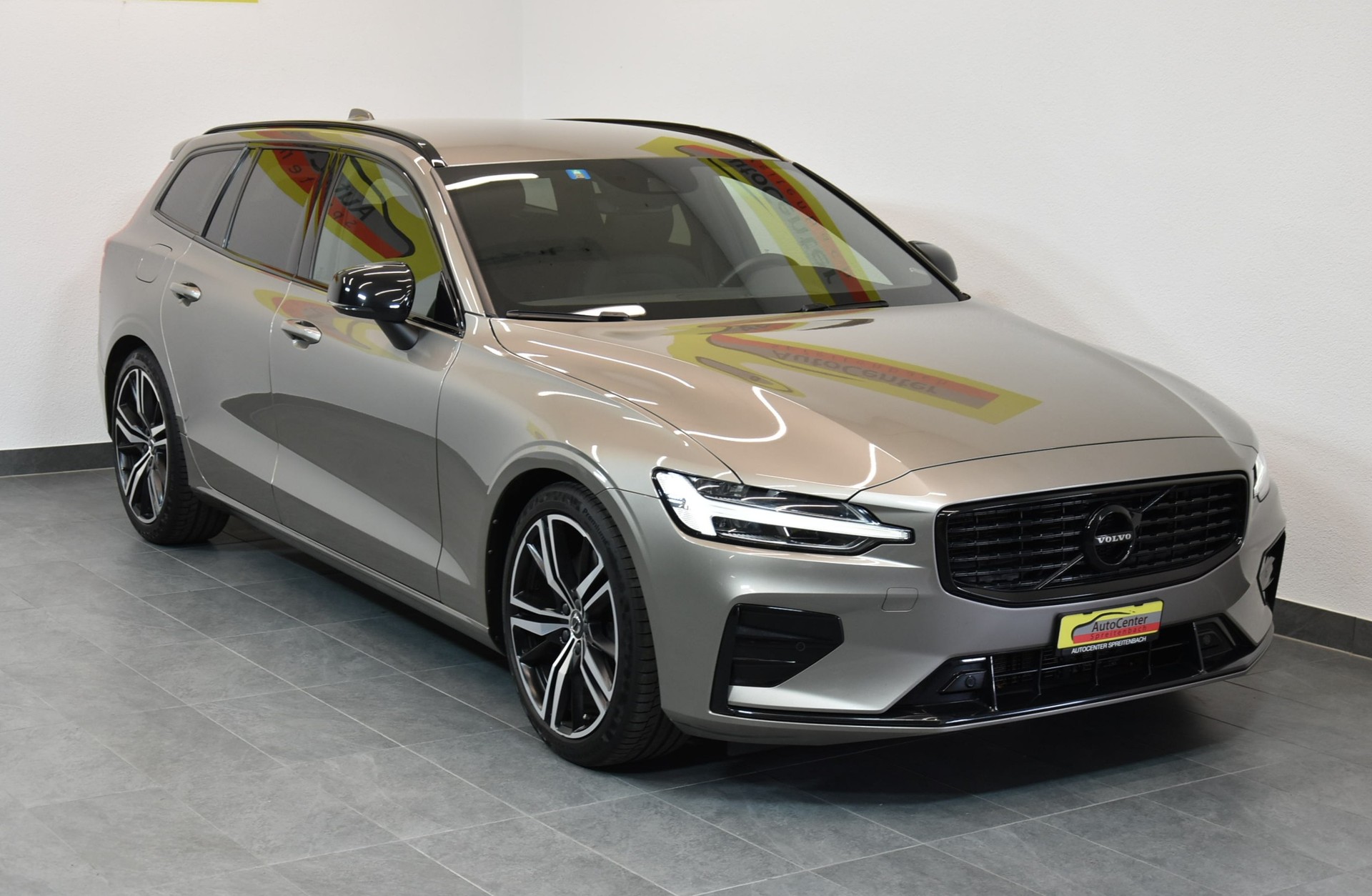VOLVO V60 B5 Benzin Mild Hybrid R-Design Geartronic-image-0