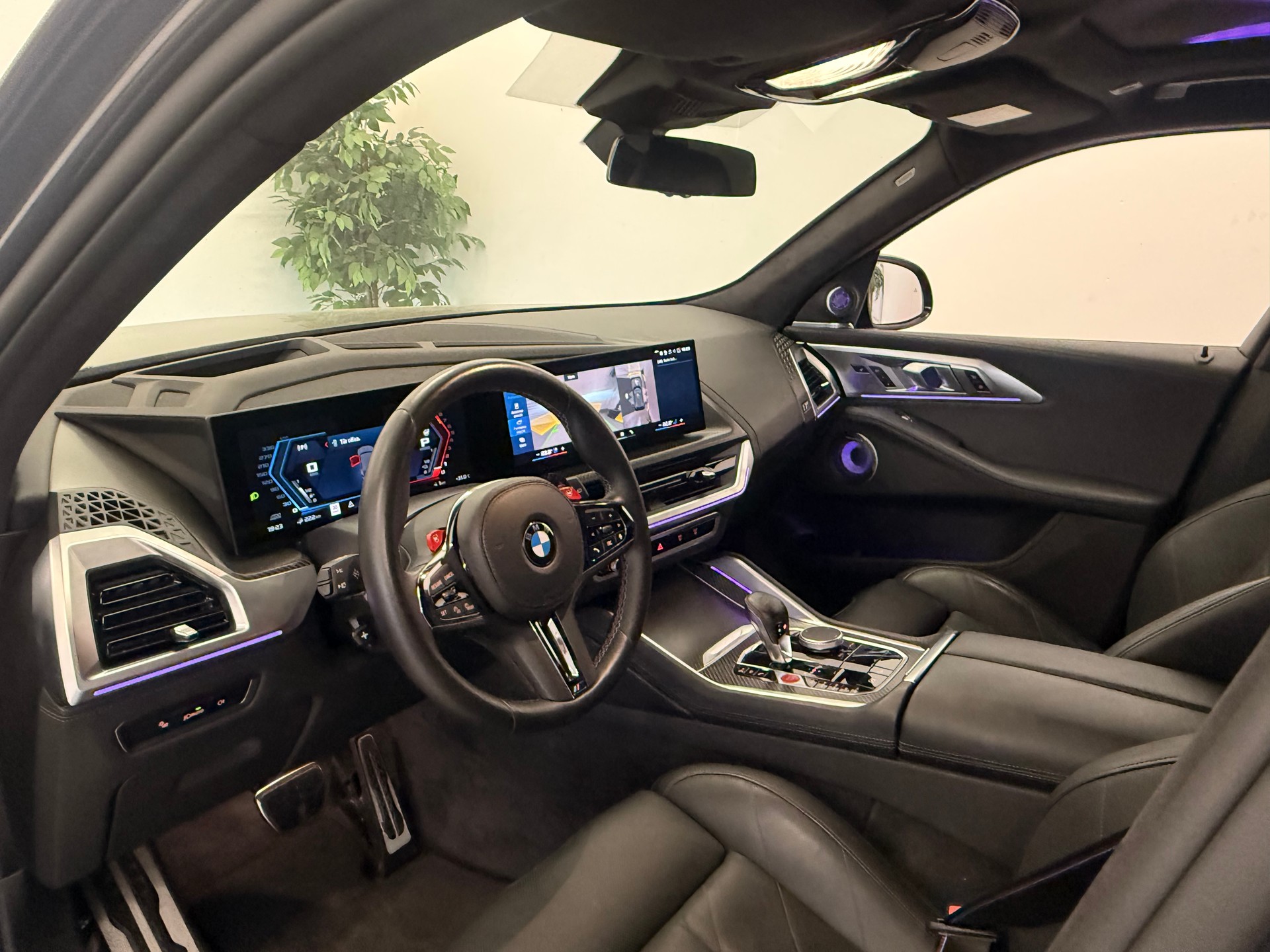BMW XM xDrive PHEV Steptronic-image-12