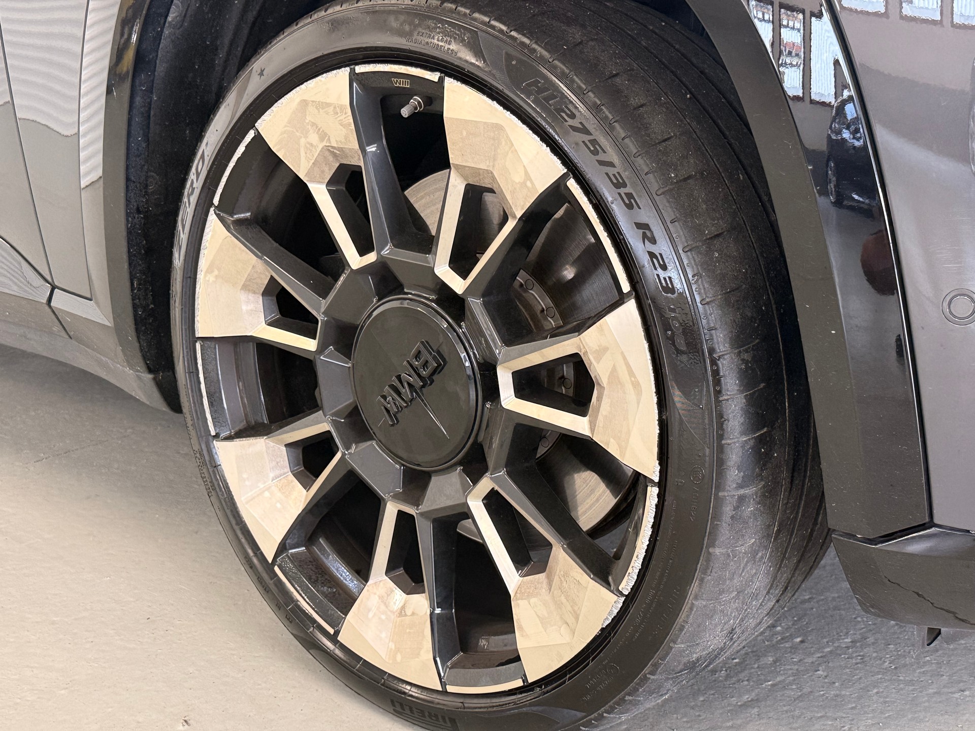 BMW XM xDrive PHEV Steptronic-image-9