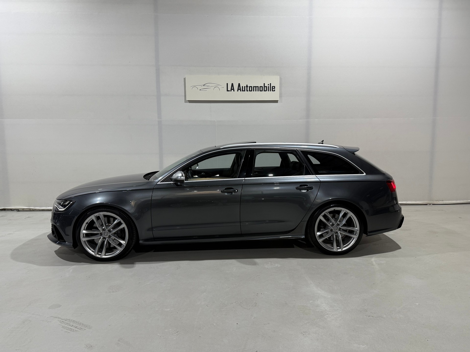 AUDI RS6 Avant 4.0 TFSI V8 quattro Tiptronic-image-2