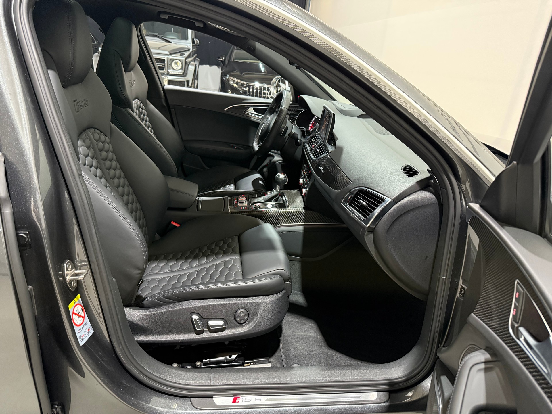 AUDI RS6 Avant 4.0 TFSI V8 quattro Tiptronic-image-13