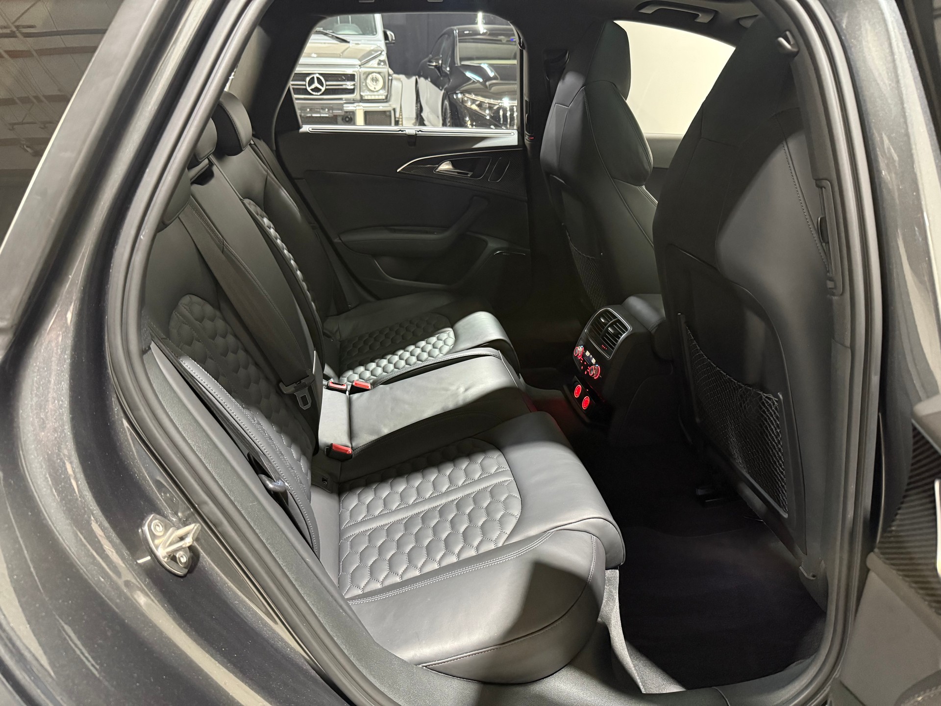 AUDI RS6 Avant 4.0 TFSI V8 quattro Tiptronic-image-14