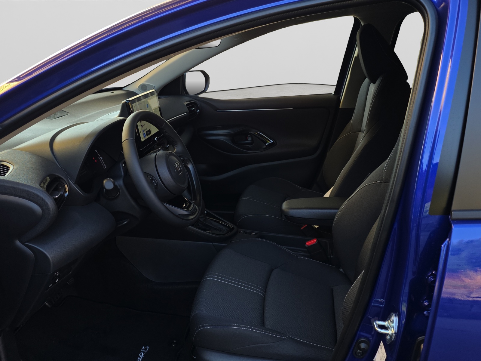 TOYOTA Yaris 1.5 VVT-i HSD Trend-image-8