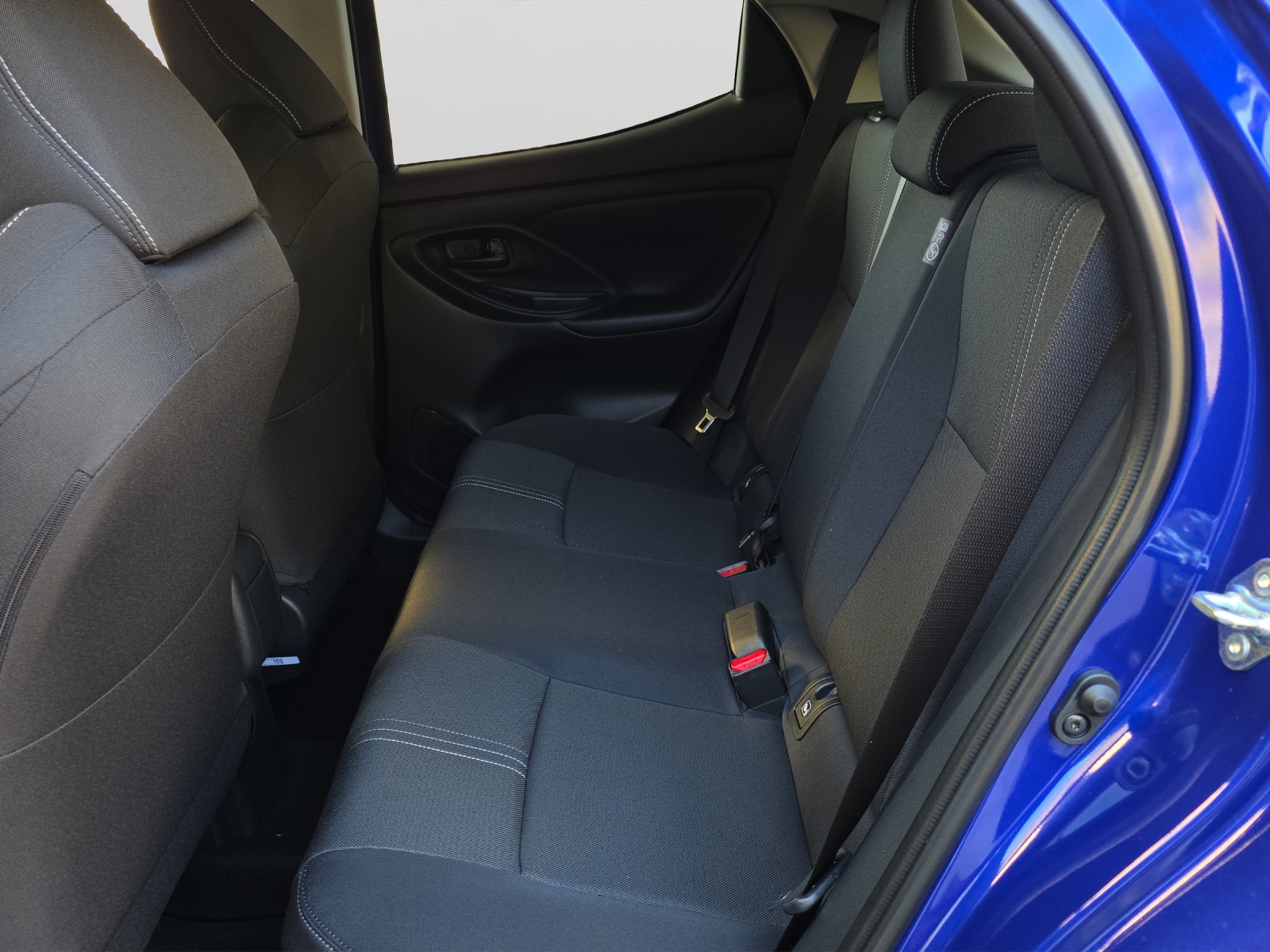 TOYOTA Yaris 1.5 VVT-i HSD Trend-image-12