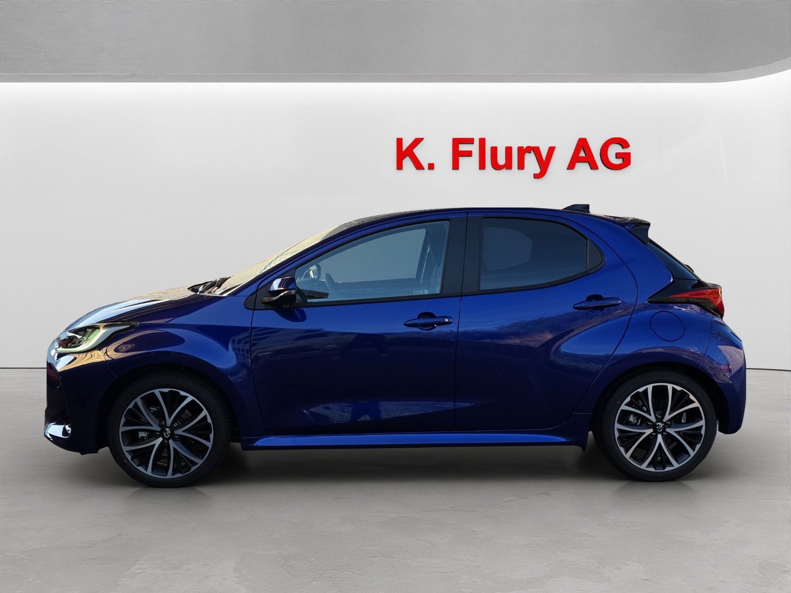 TOYOTA Yaris 1.5 VVT-i HSD Trend-image-1