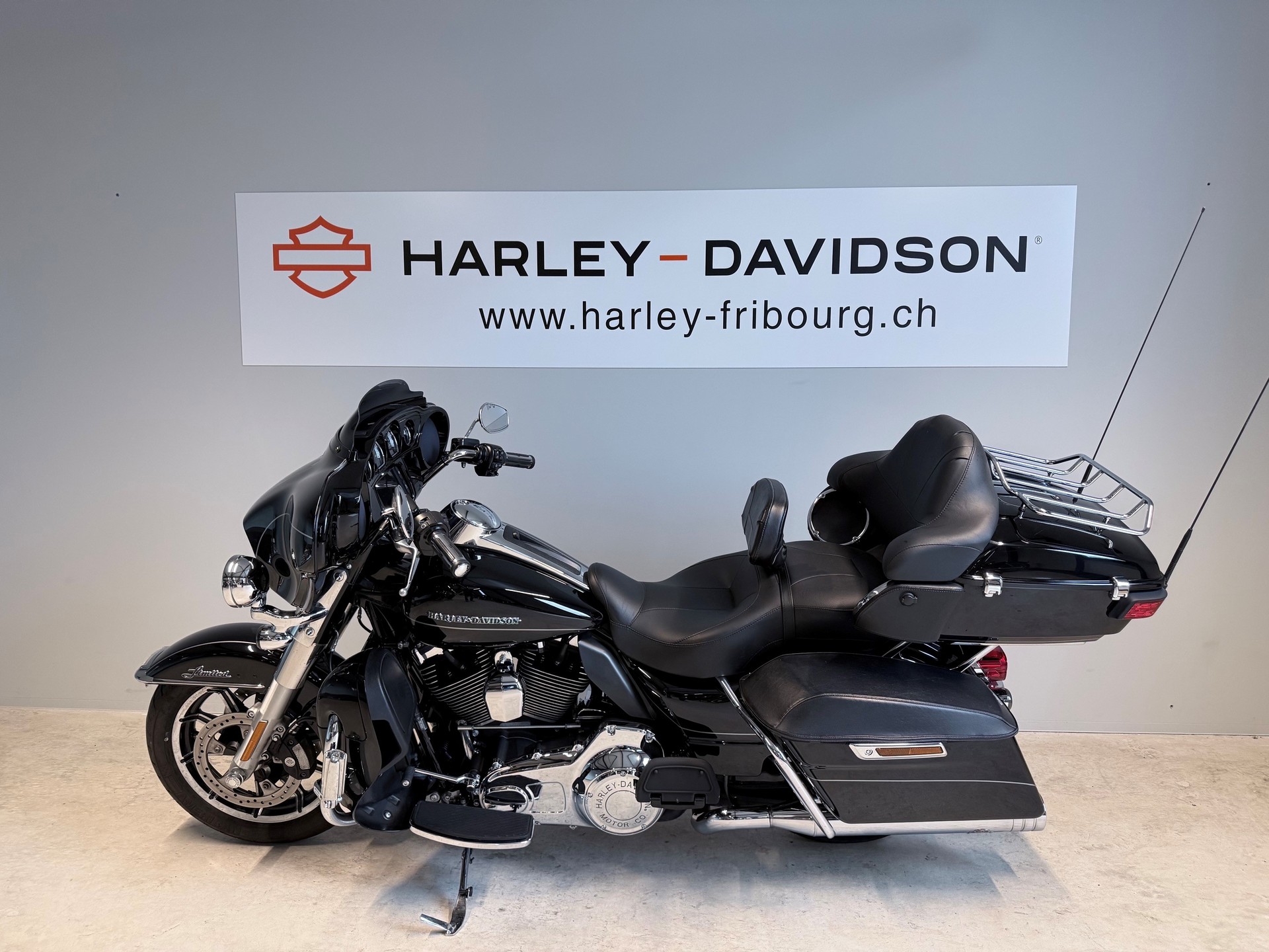 HARLEY-DAVIDSON FLHTK Electra Glide Ultra Limited-showroom-element-2