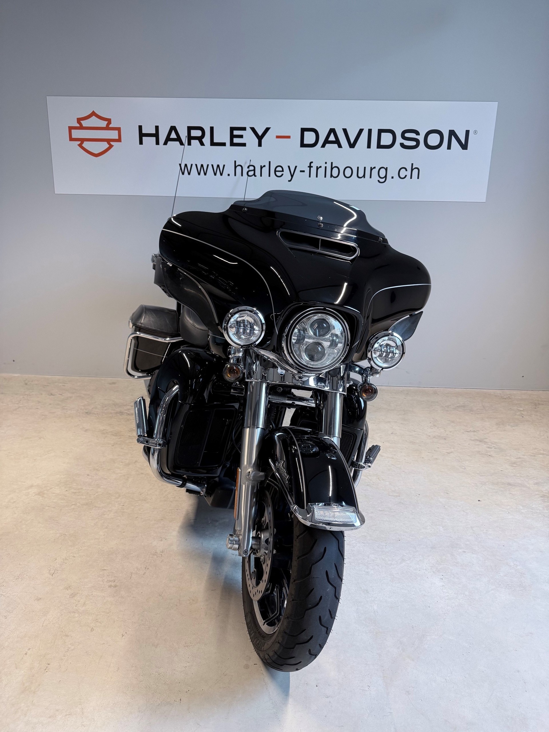 HARLEY-DAVIDSON FLHTK Electra Glide Ultra Limited-showroom-element-1