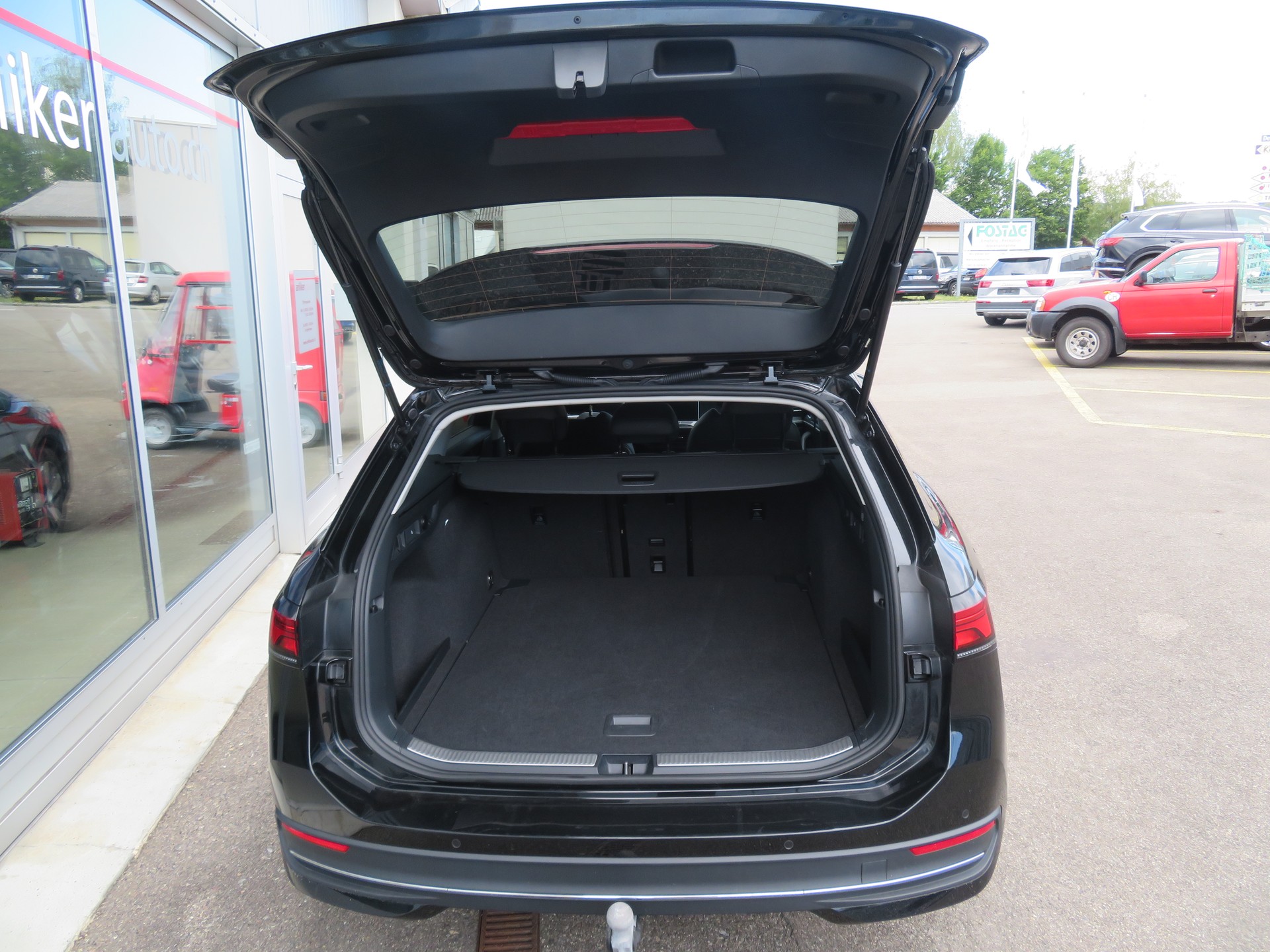 VW Passat Variant 1.5 eTSI evo2 Business DSG-image-3