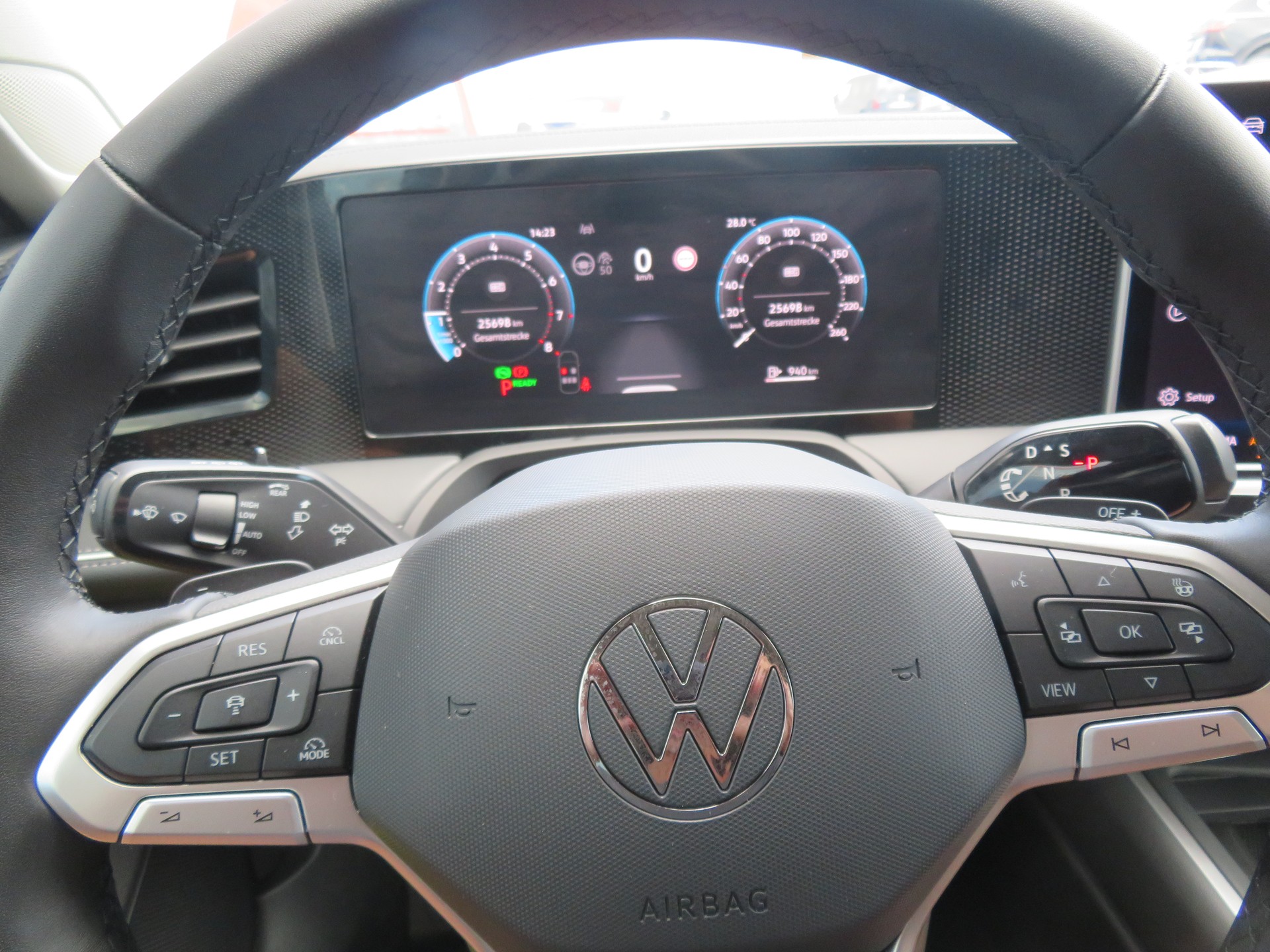 VW Passat Variant 1.5 eTSI evo2 Business DSG-image-7
