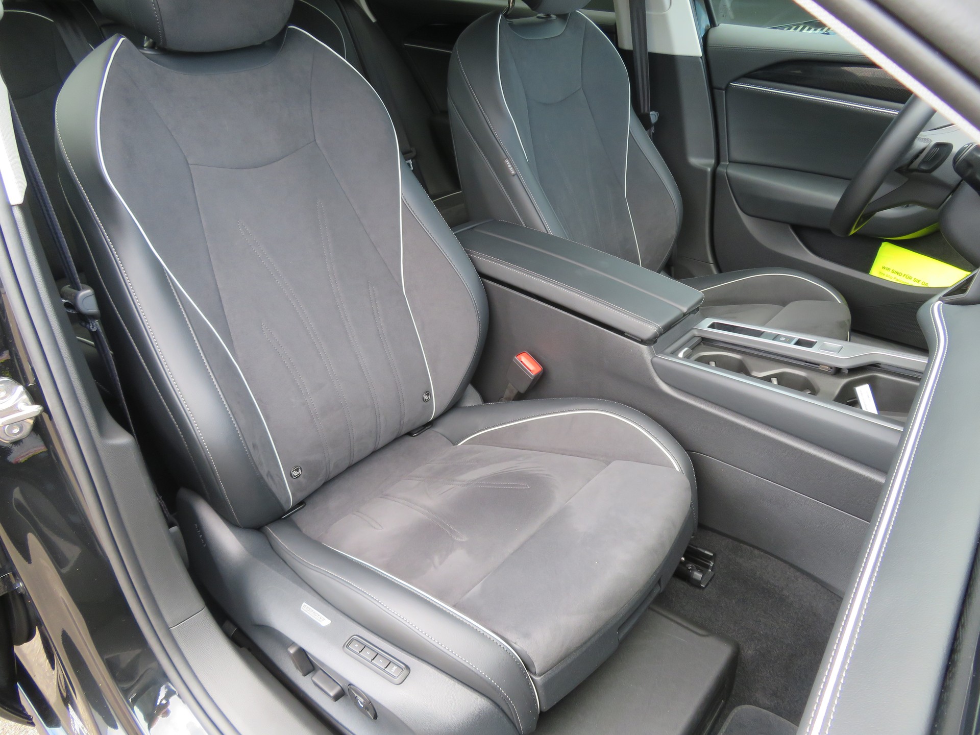VW Passat Variant 1.5 eTSI evo2 Business DSG-image-11