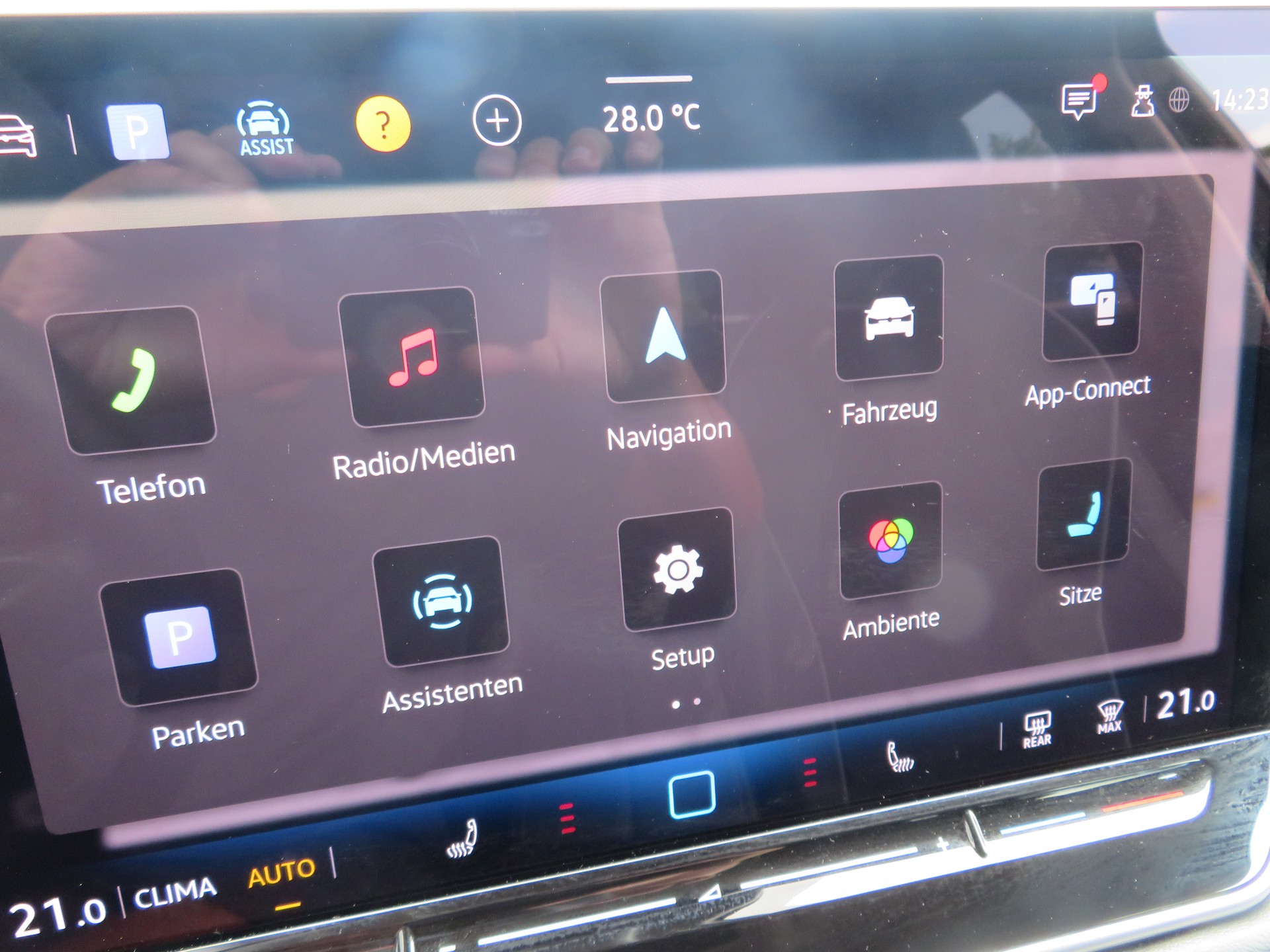 VW Passat Variant 1.5 eTSI evo2 Business DSG-image-10