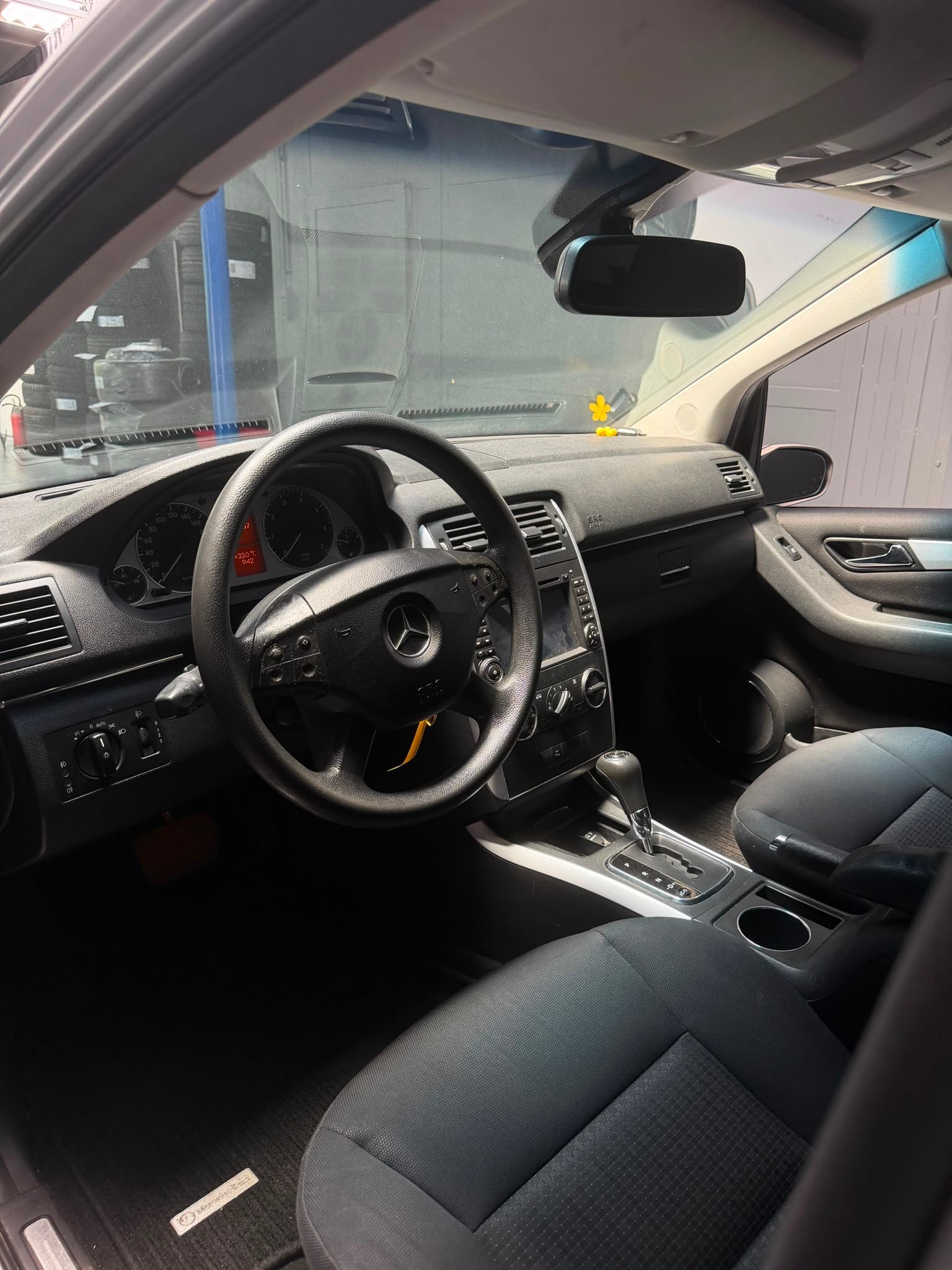 MERCEDES-BENZ B 170-image-4