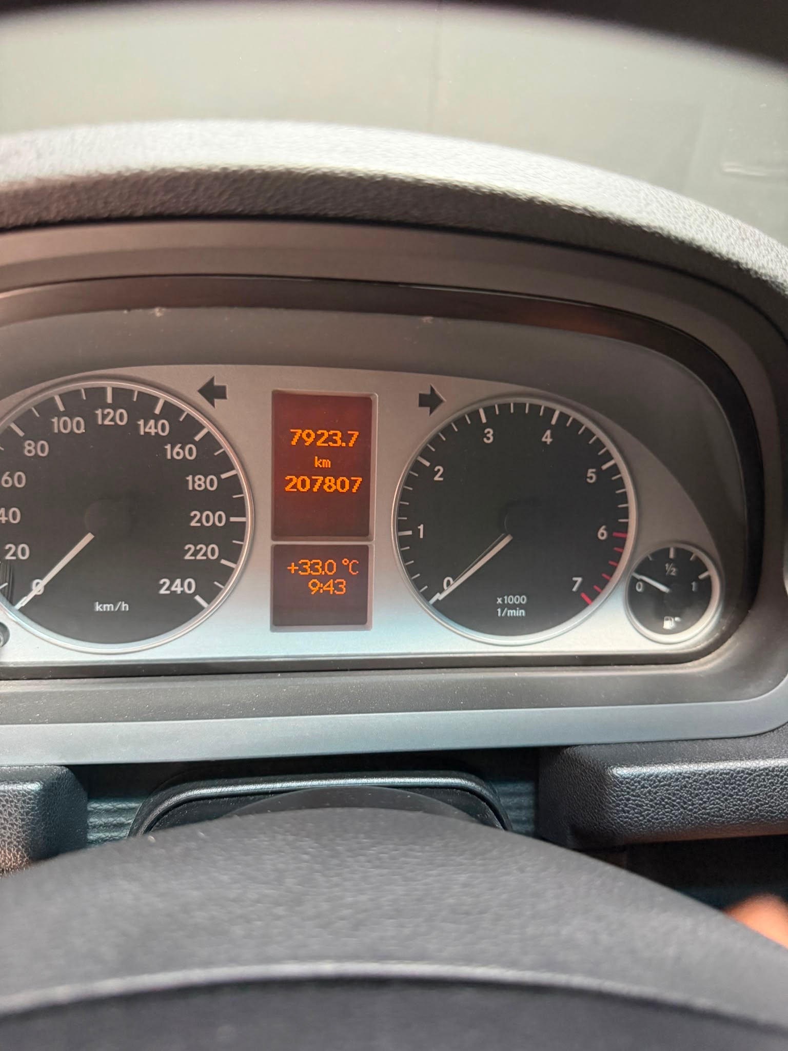 MERCEDES-BENZ B 170-image-9