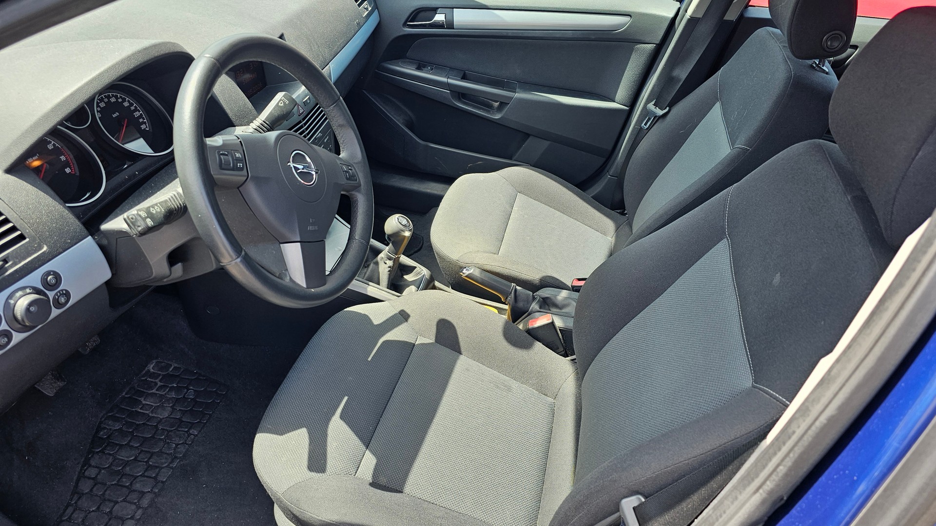 OPEL Astra Caravan 1.8i 16V Sport-image-6