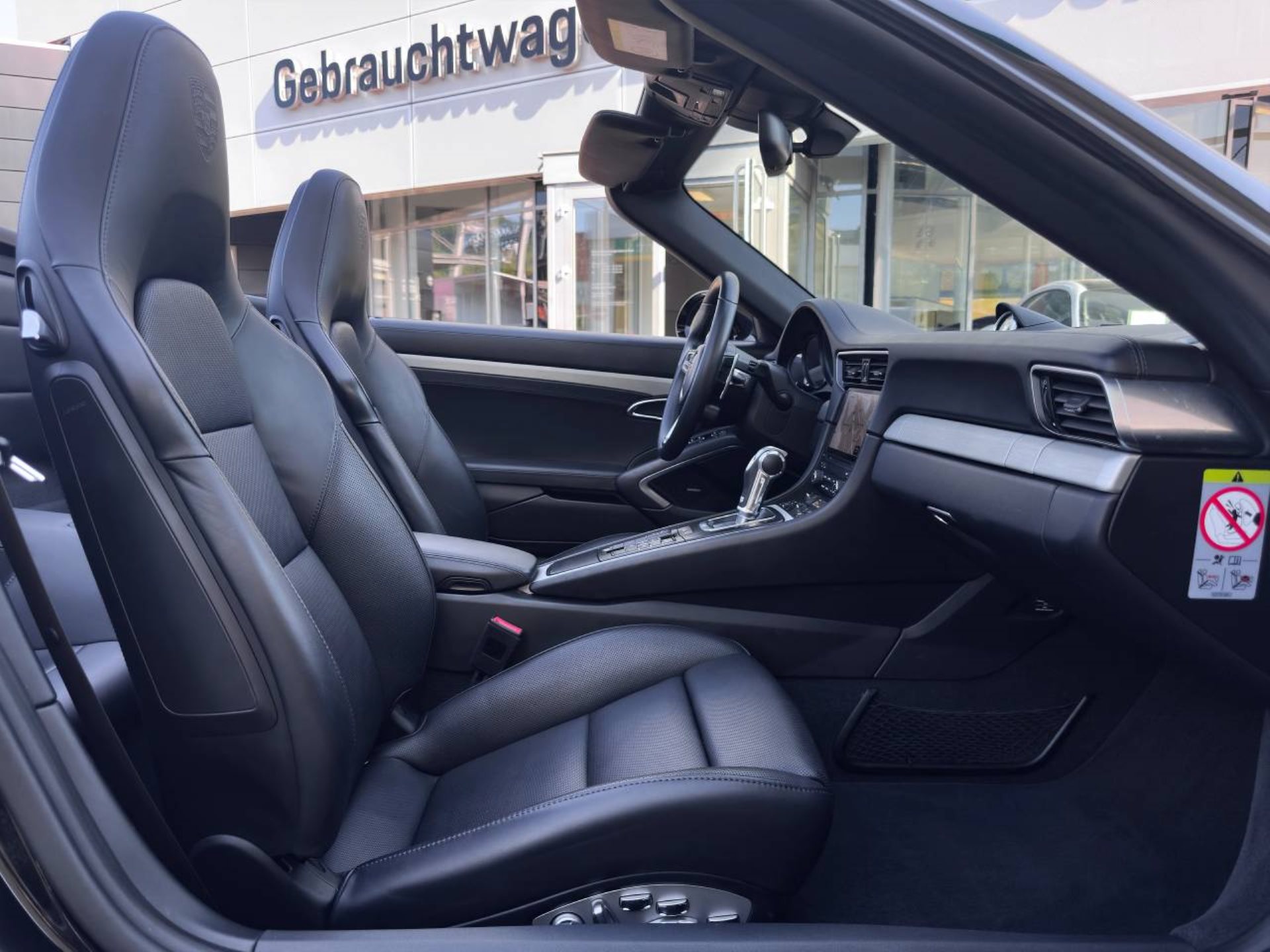 PORSCHE 911 Turbo Cabriolet-image-24