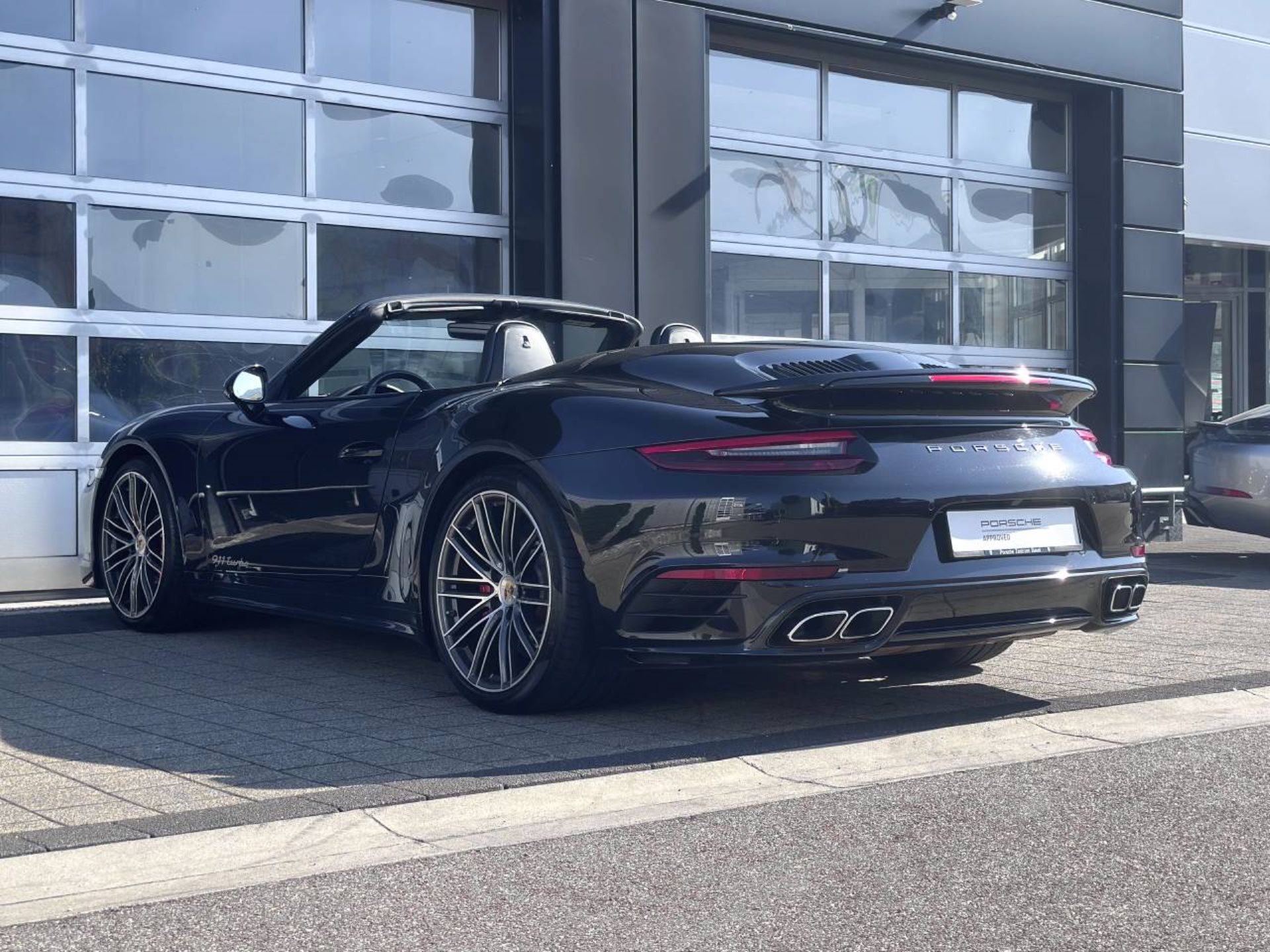 PORSCHE 911 Turbo Cabriolet-image-11