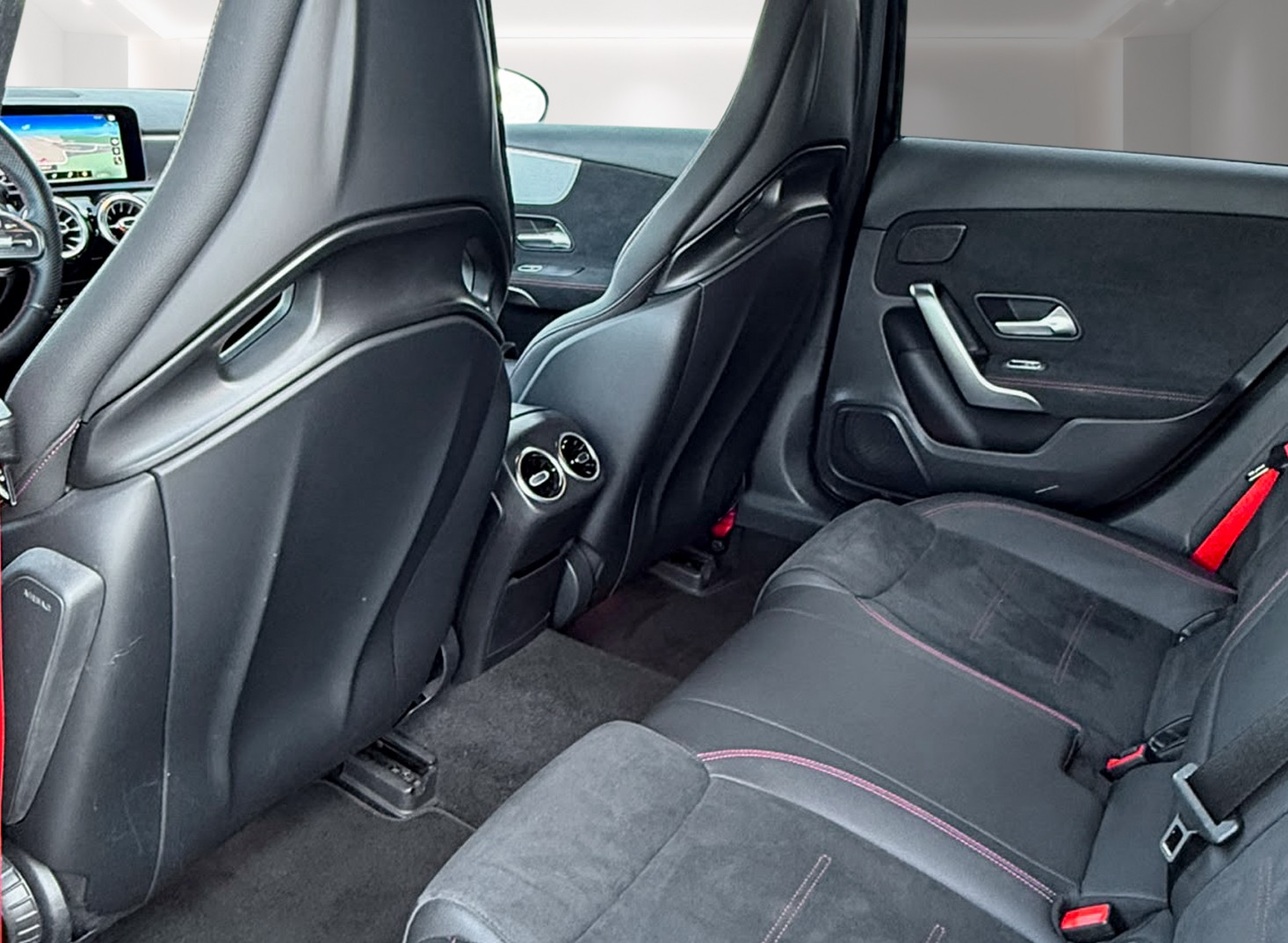 MERCEDES-BENZ A 35 AMG 4Matic Speedshift inkl. Garantie-image-18
