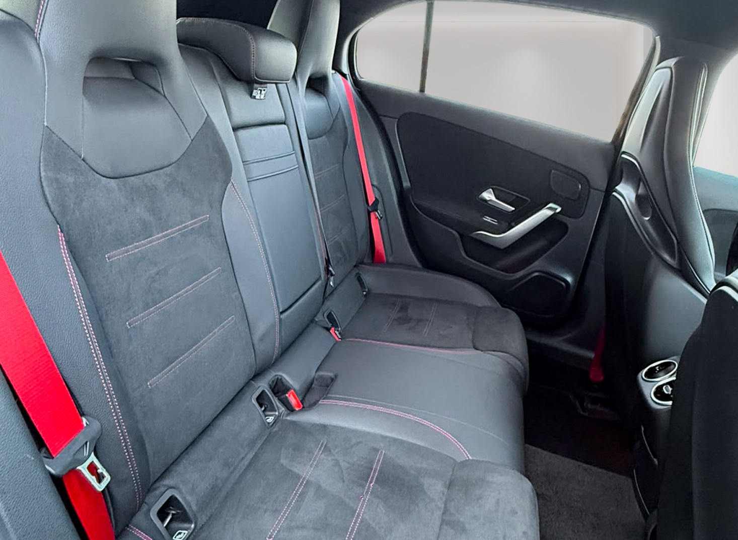MERCEDES-BENZ A 35 AMG 4Matic Speedshift inkl. Garantie-image-19
