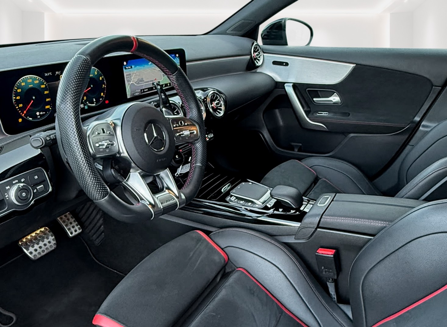 MERCEDES-BENZ A 35 AMG 4Matic Speedshift inkl. Garantie-image-12