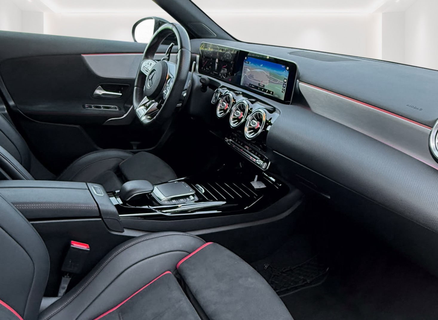 MERCEDES-BENZ A 35 AMG 4Matic Speedshift inkl. Garantie-image-14