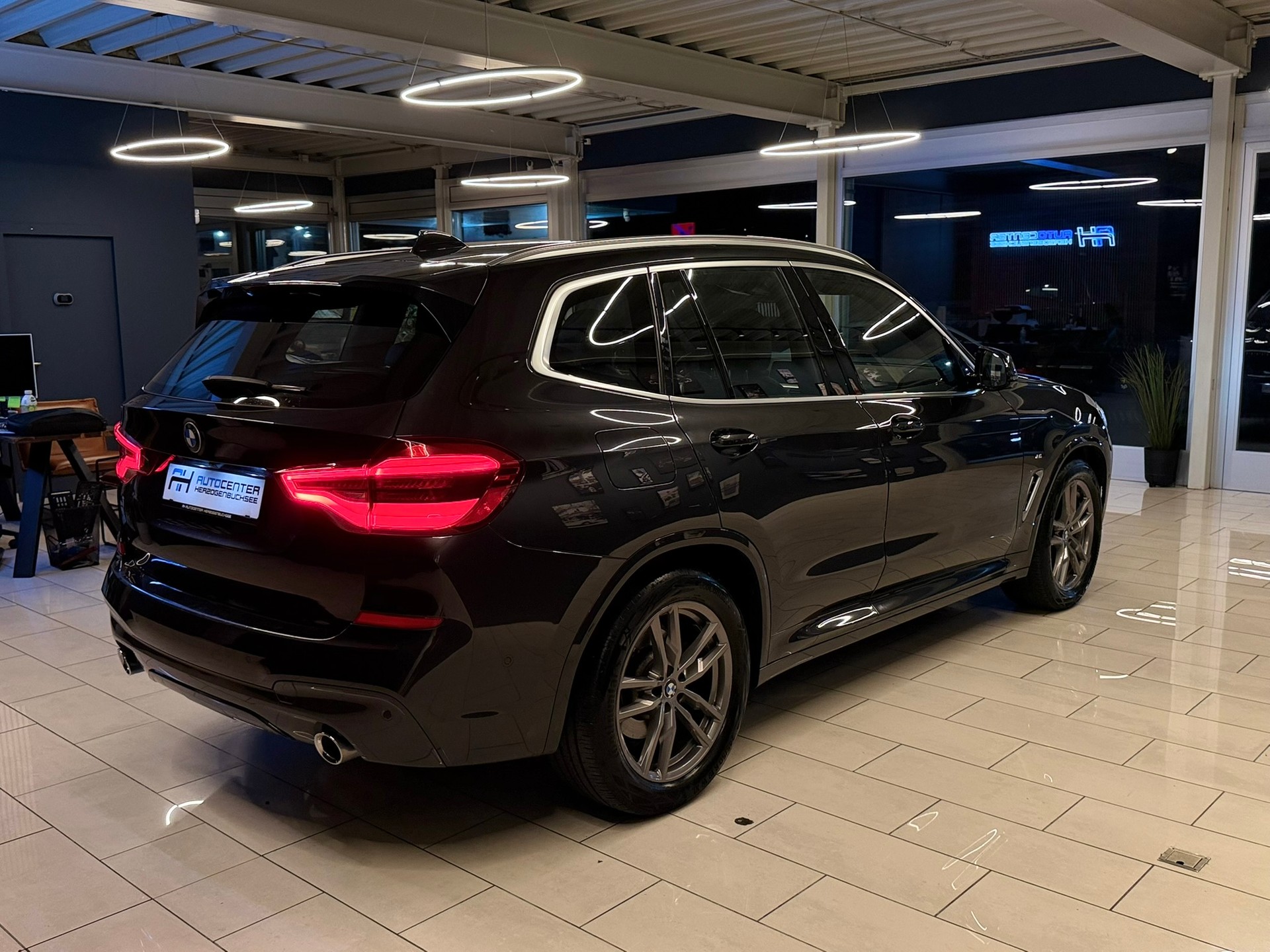 BMW X3 xDrive 20d Individual M Sport Steptronic-image-6