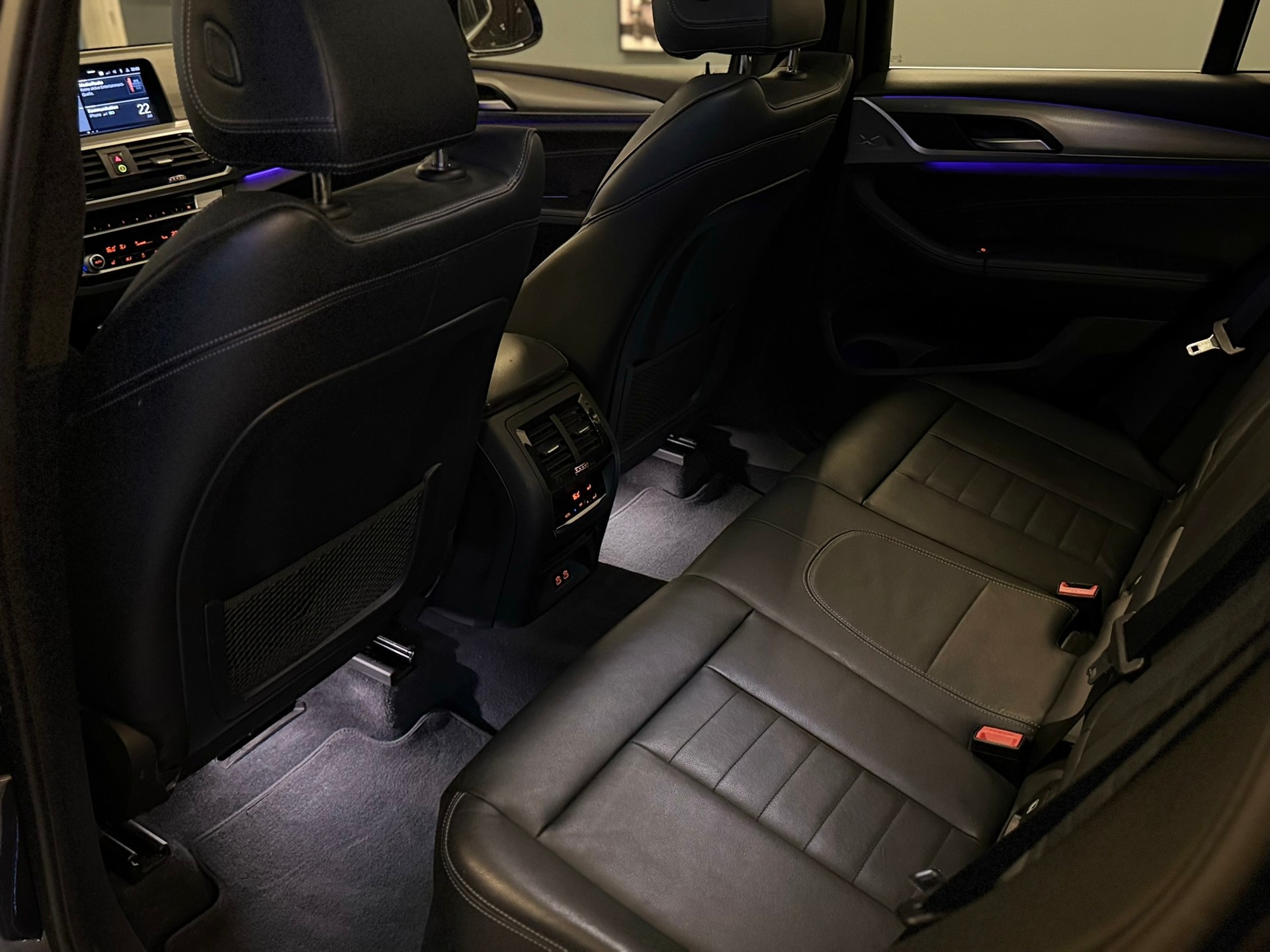 BMW X3 xDrive 20d Individual M Sport Steptronic-image-16