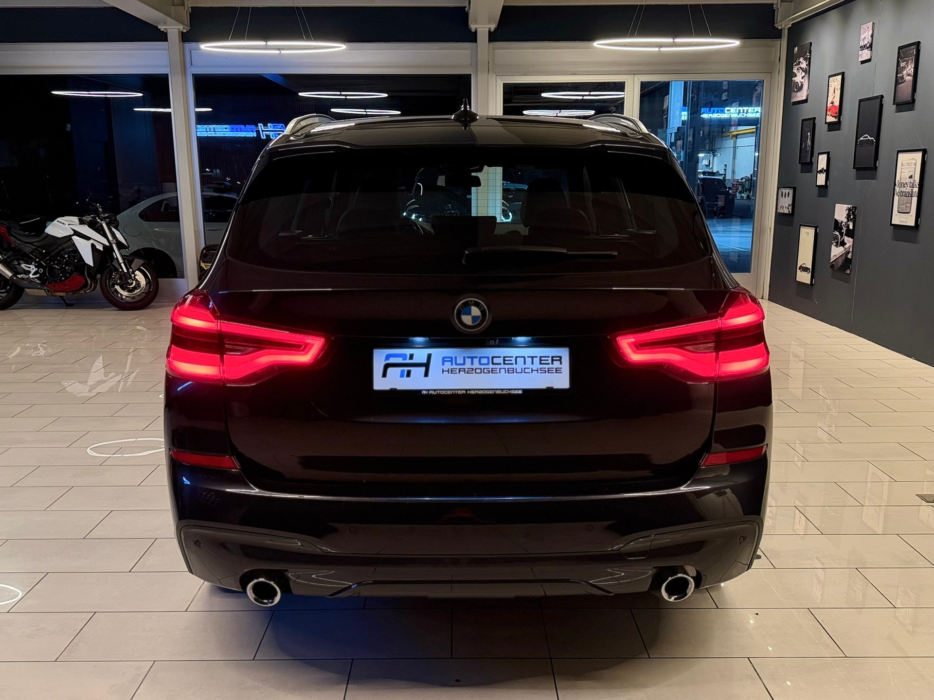 BMW X3 xDrive 20d Individual M Sport Steptronic-image-5