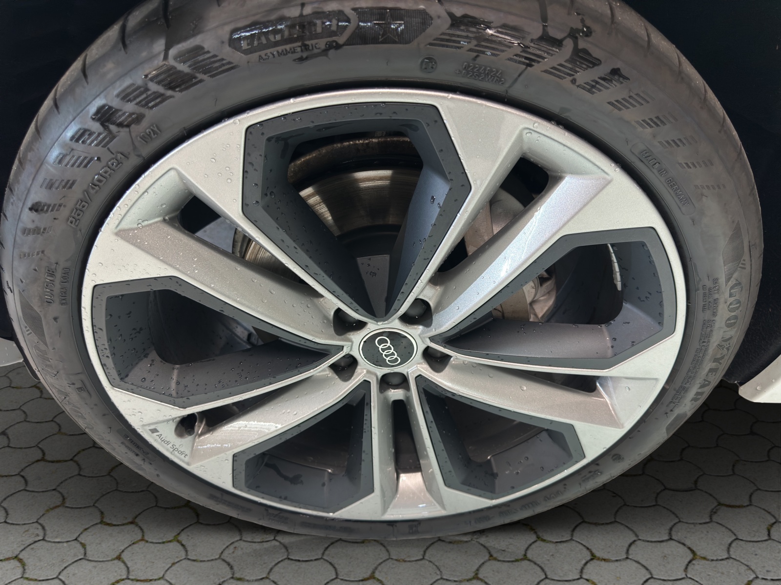AUDI Q5 Sportback 45 TFSI S line quattro S-tronic-image-8