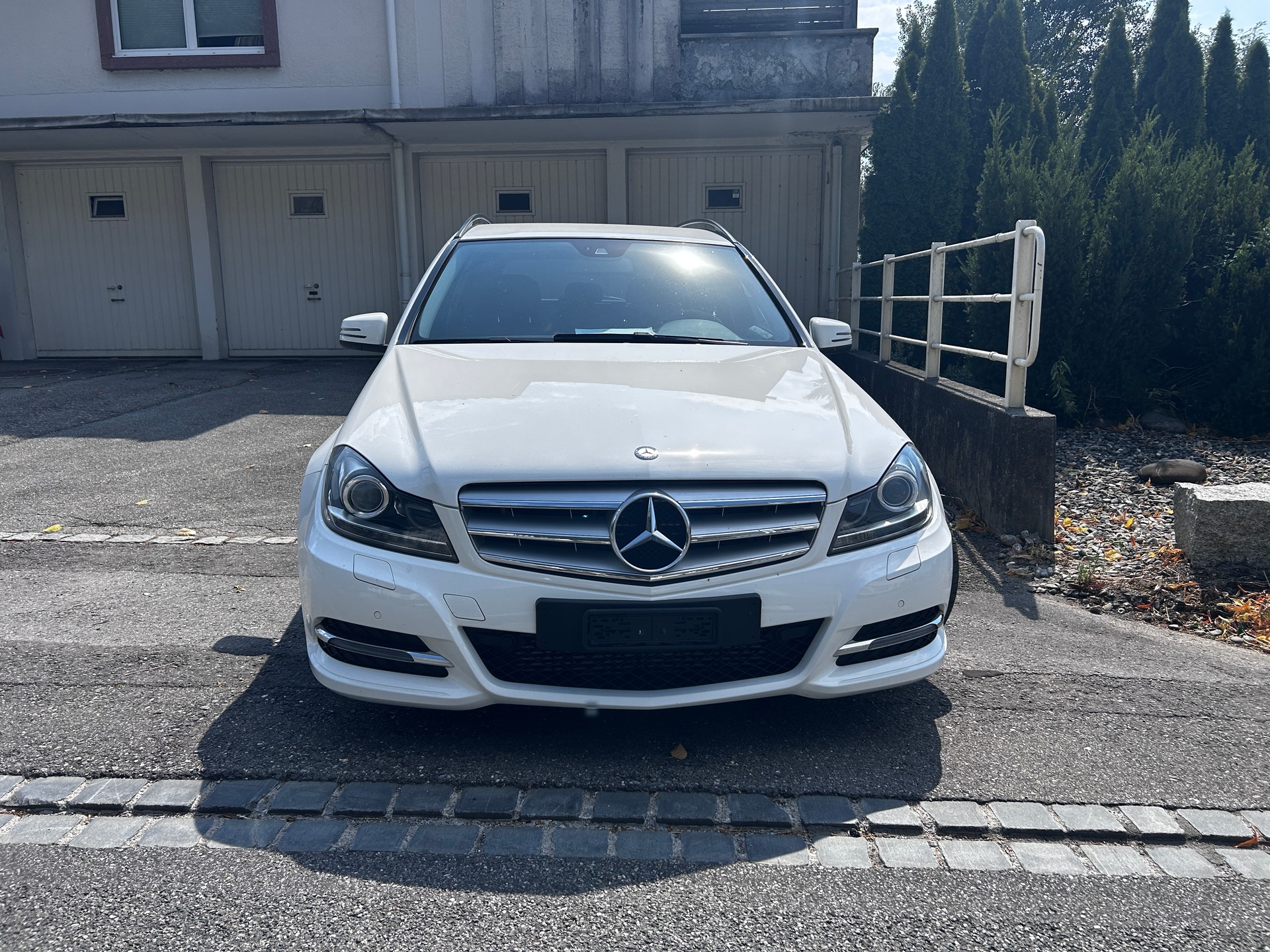 MERCEDES-BENZ C 220-image-0