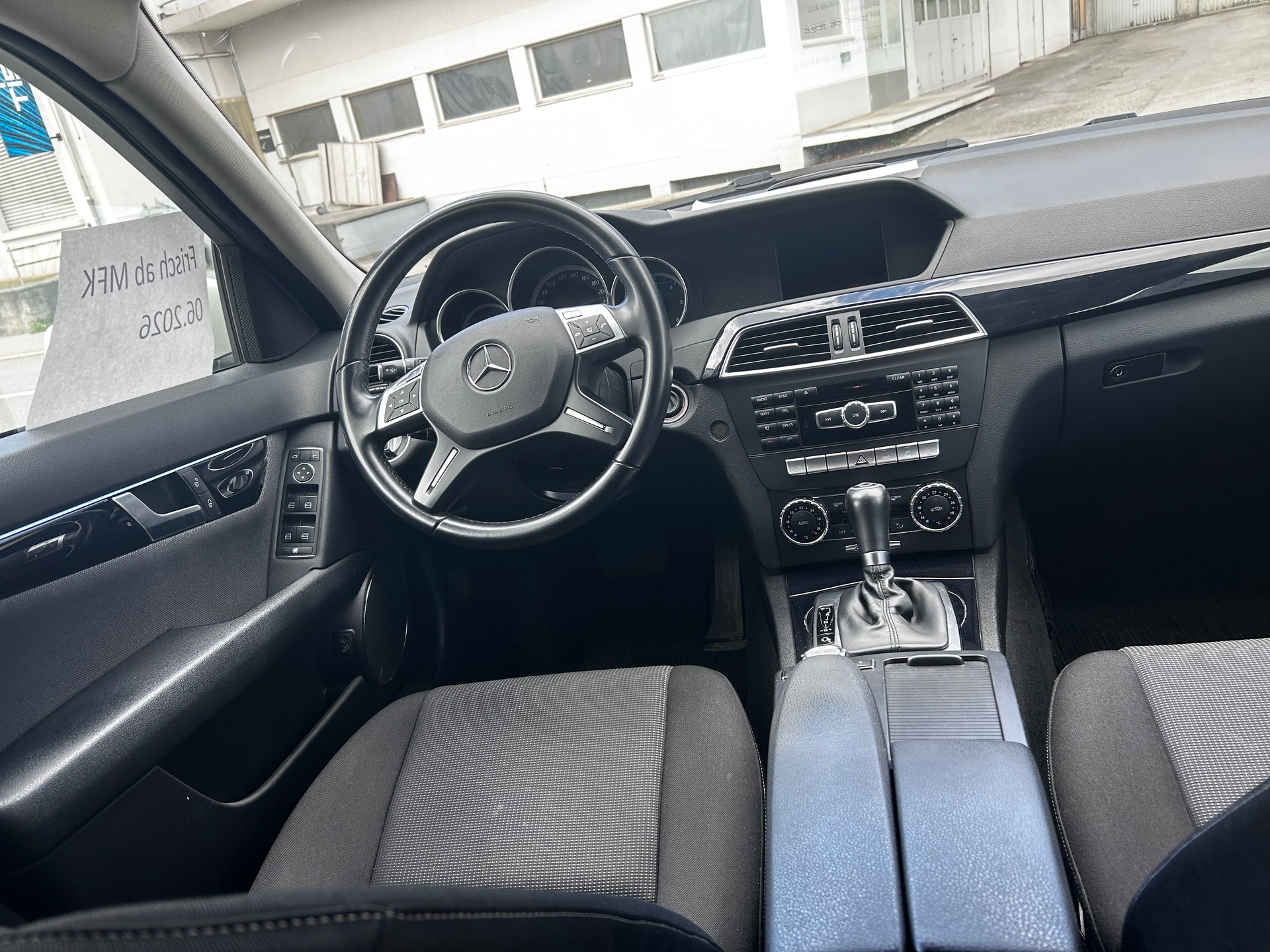 MERCEDES-BENZ C 220-image-6