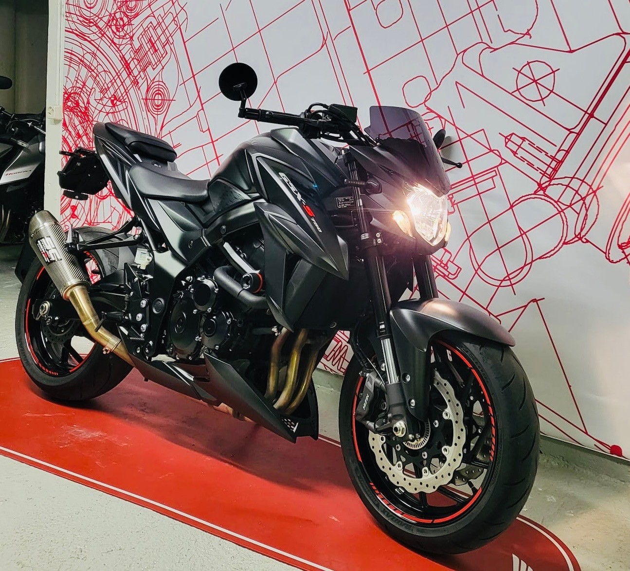 SUZUKI GSX-S 750 EVO 3-showroom-element-1