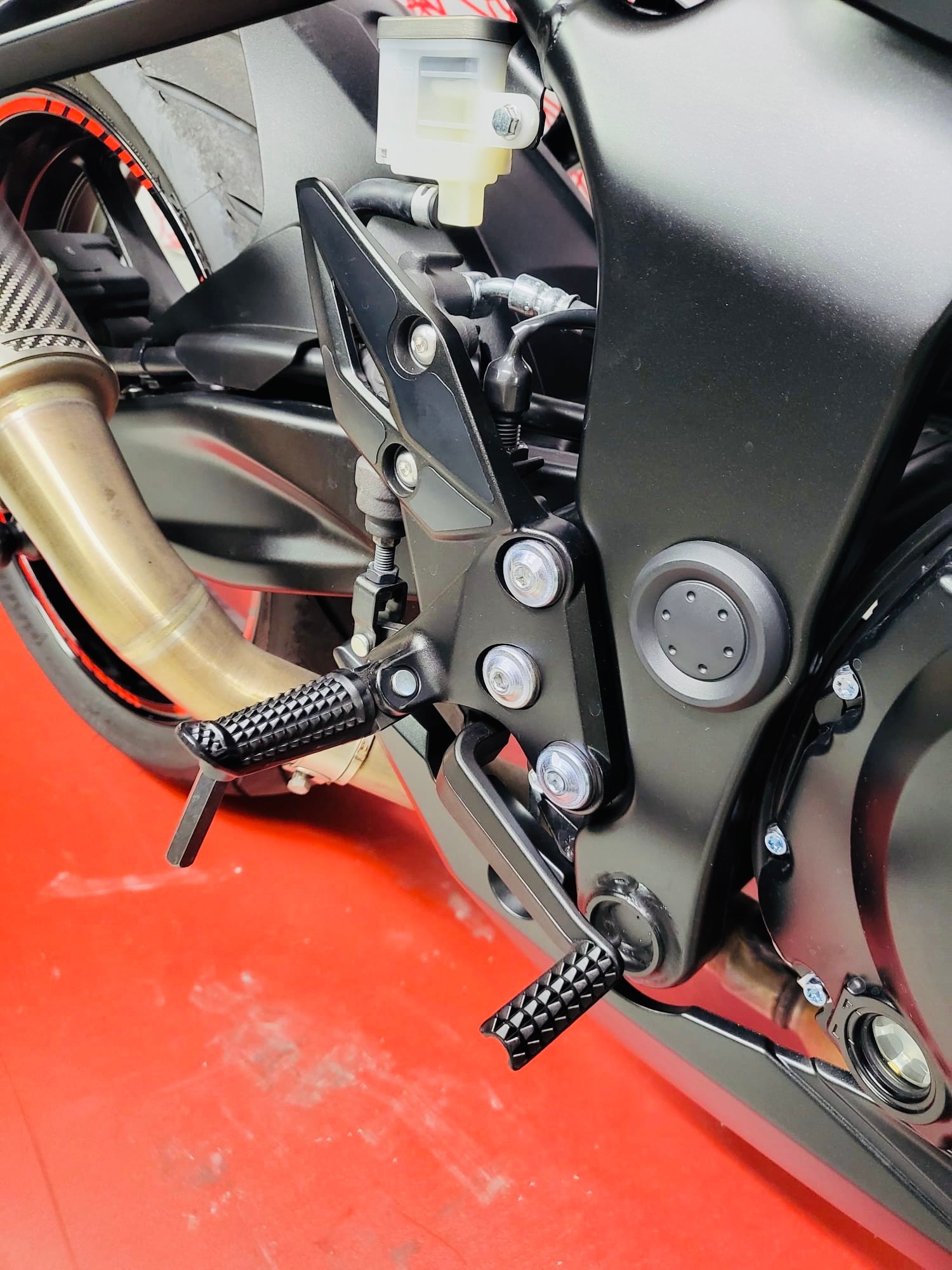 SUZUKI GSX-S 750 EVO 3-image-8