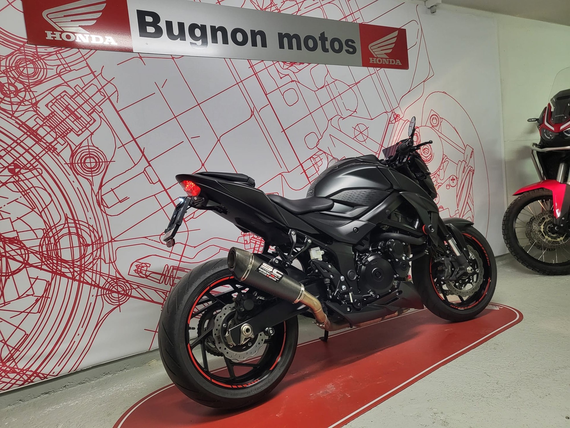 SUZUKI GSX-S 750 EVO 3-showroom-element-2