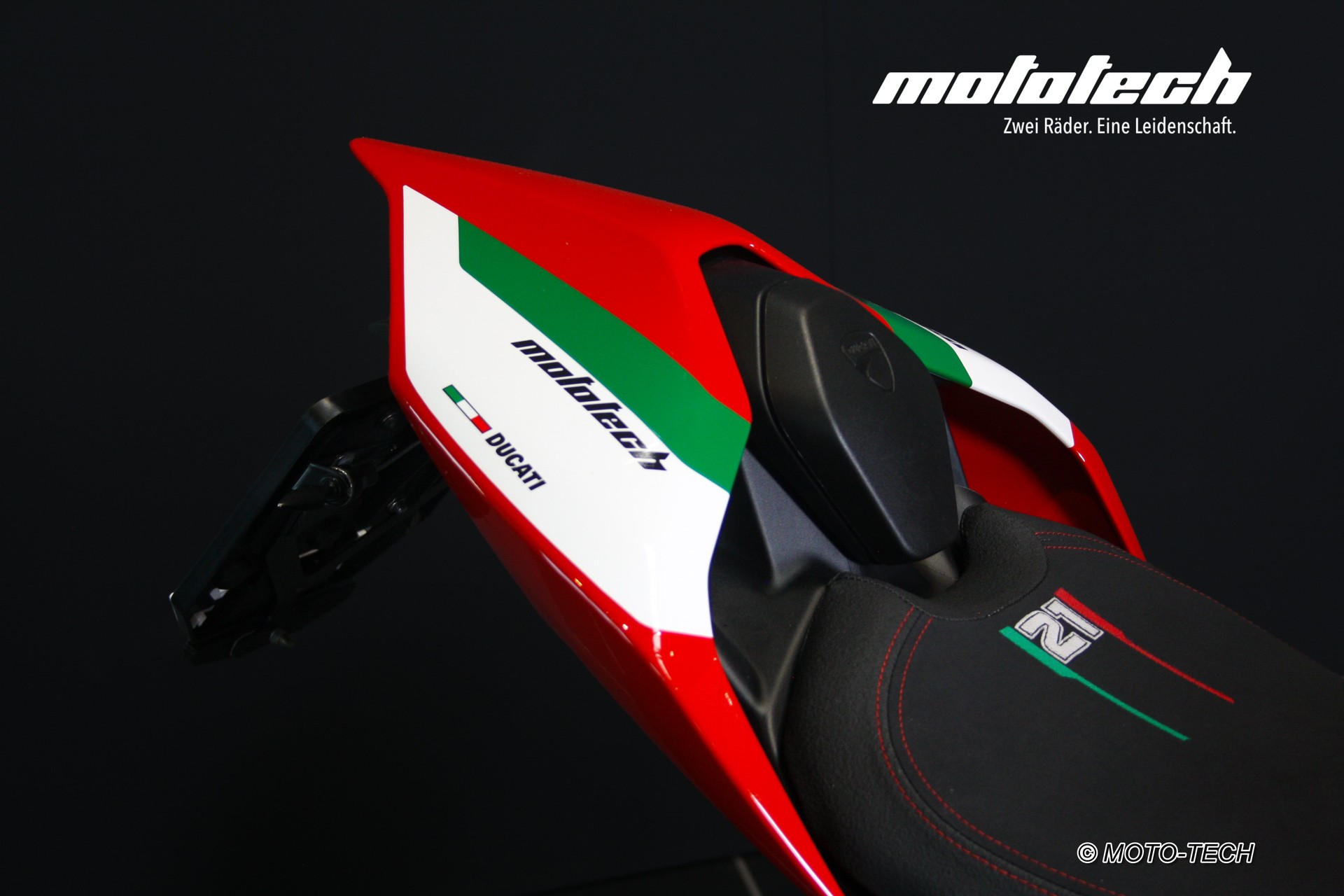 DUCATI Panigale V2 Bayliss 1st Champion 20th Anniversary-image-13