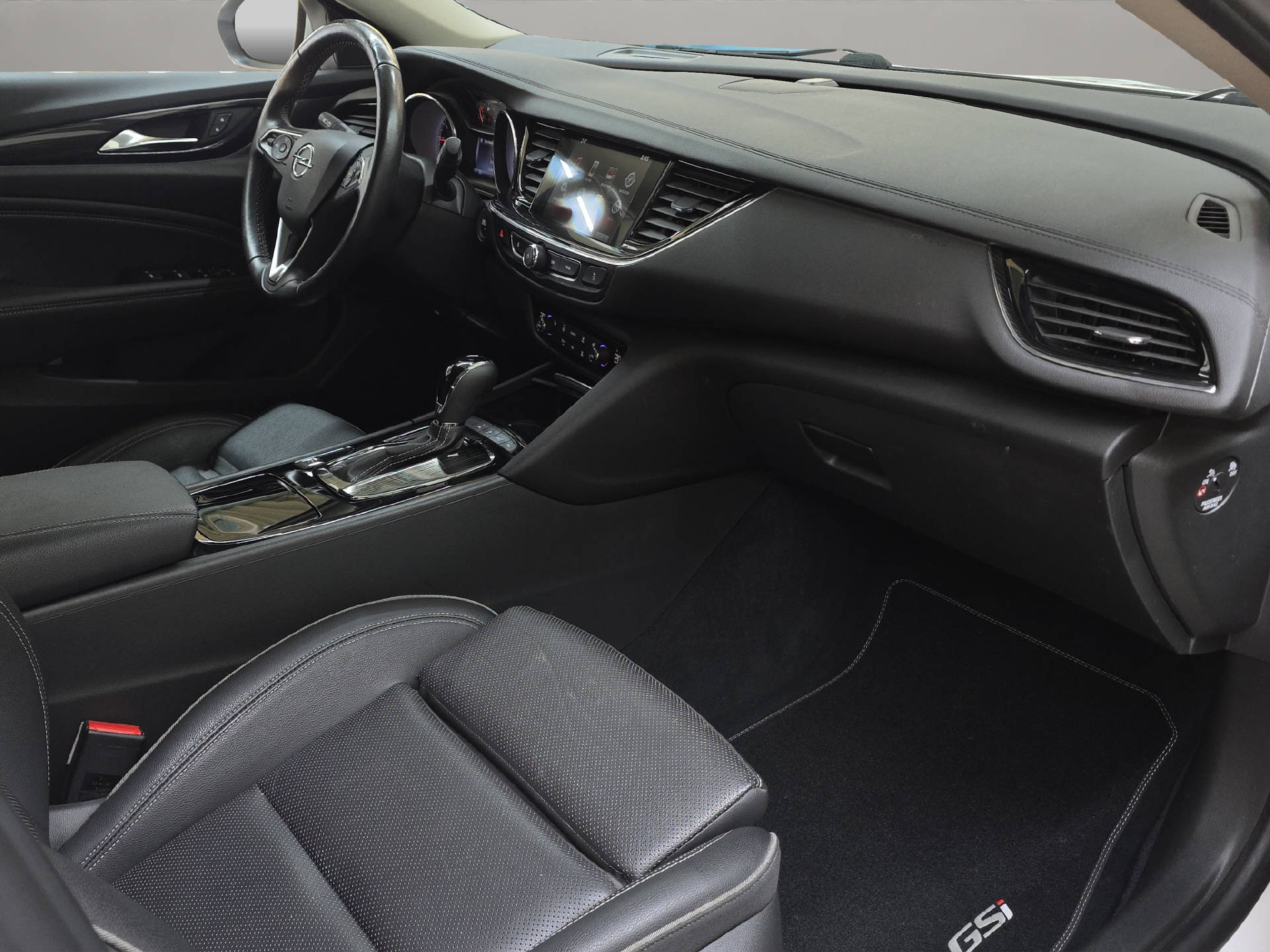 OPEL Insignia Sports Tourer 1.5 T Excellence-image-10