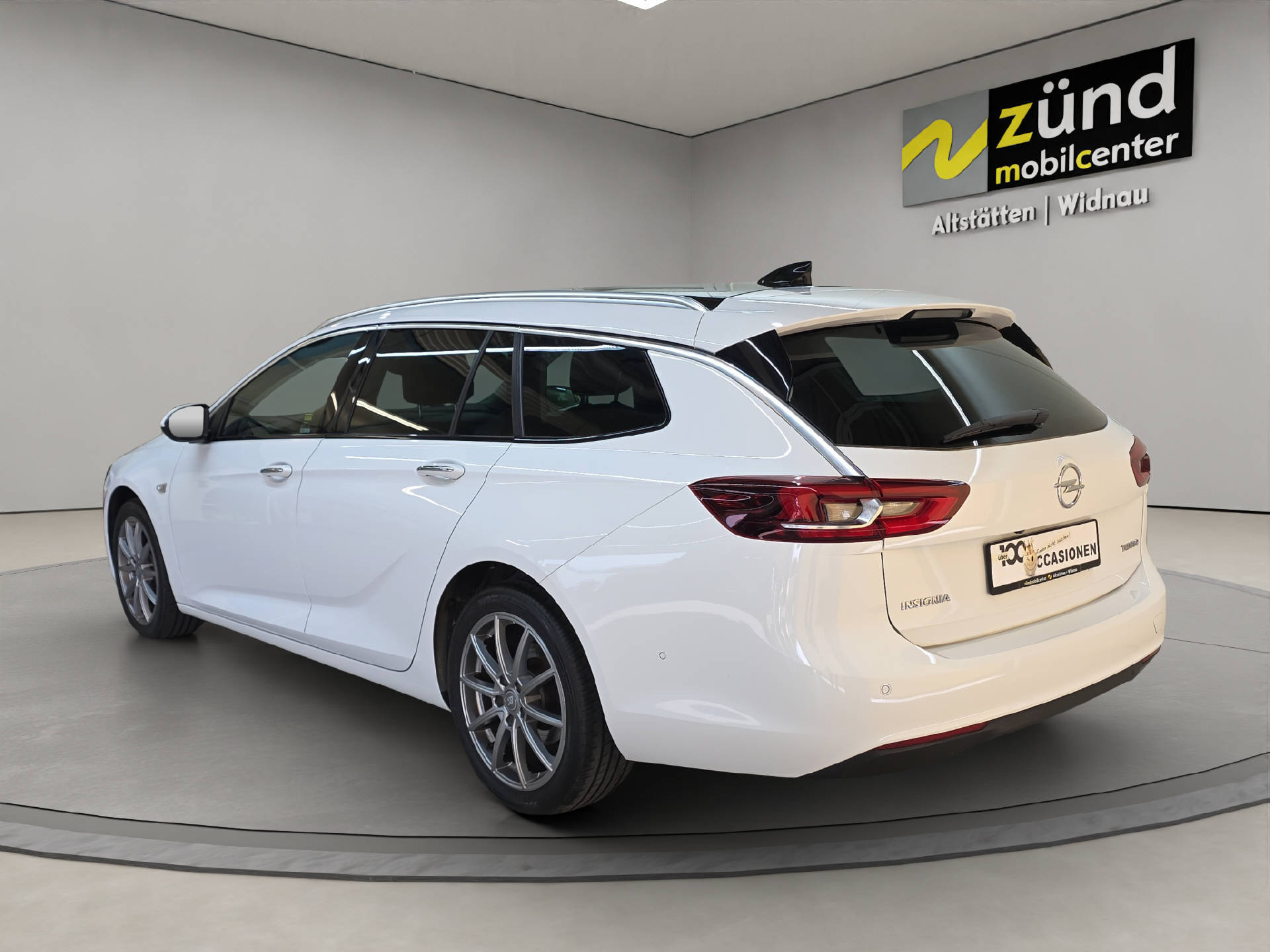 OPEL Insignia Sports Tourer 1.5 T Excellence-image-2