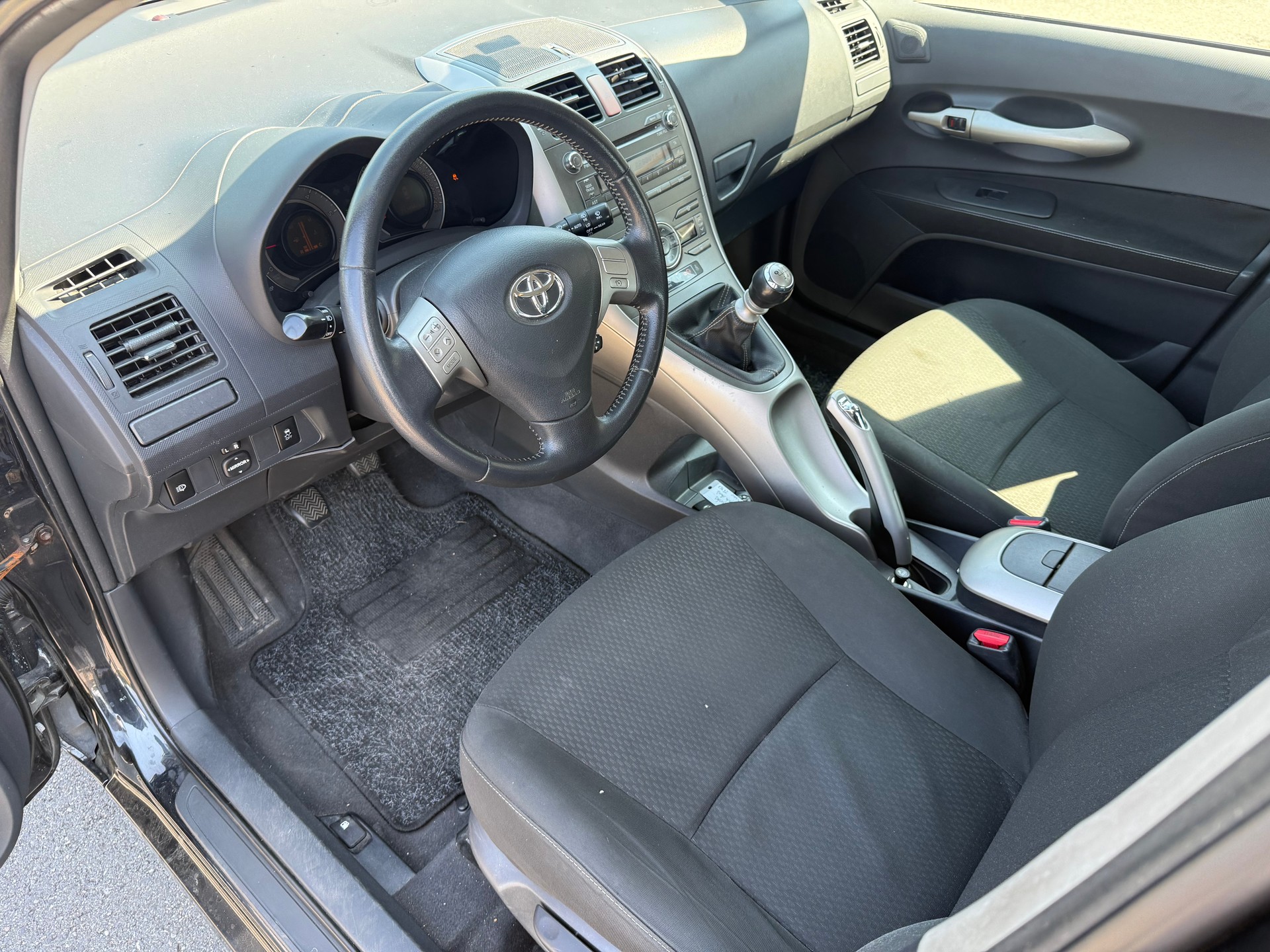 TOYOTA Auris 2.2 D-4D CleanPower Linea Sol Premium-image-8