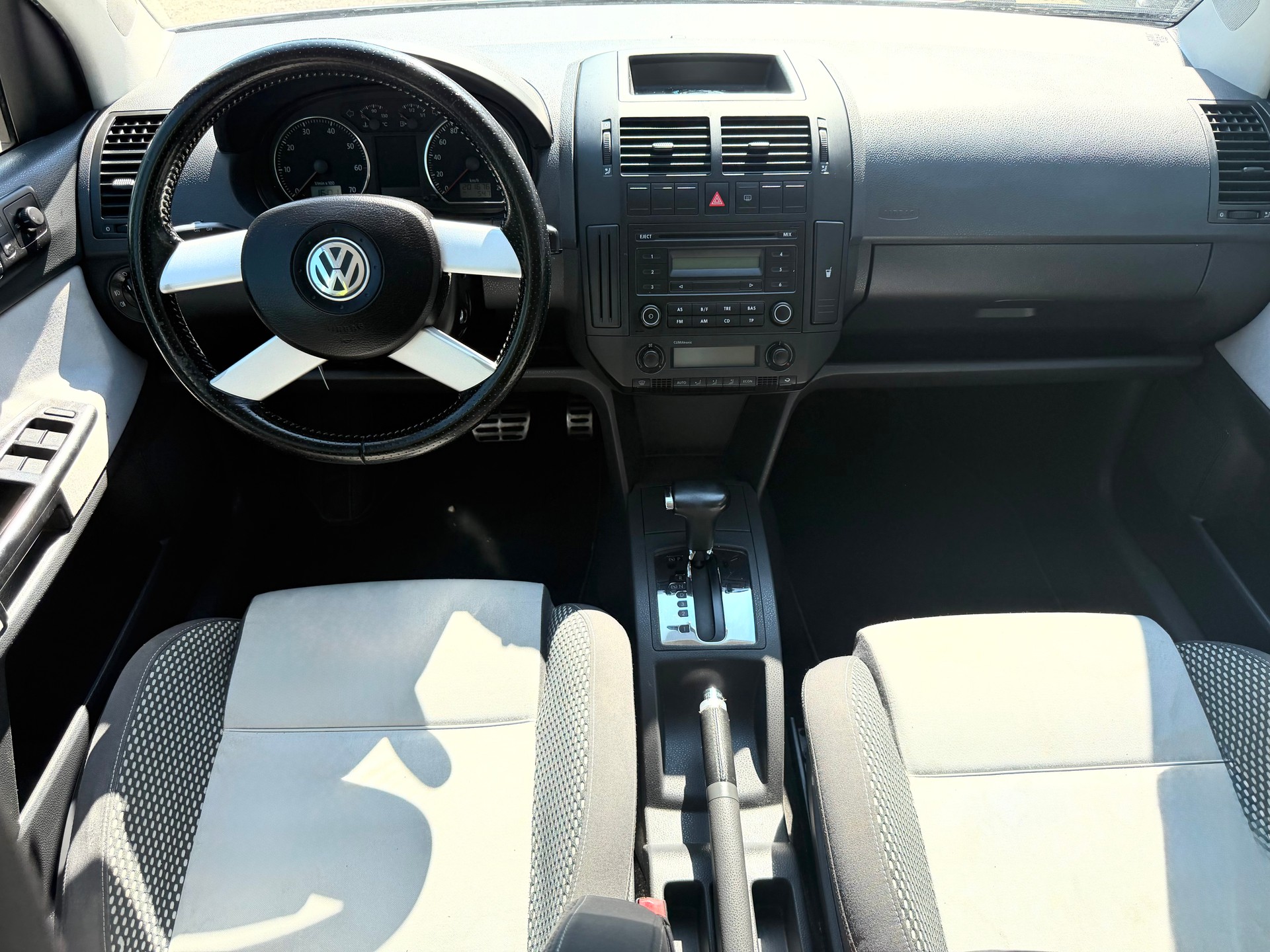 VW CrossPolo 1.4 16V Automatic-image-10