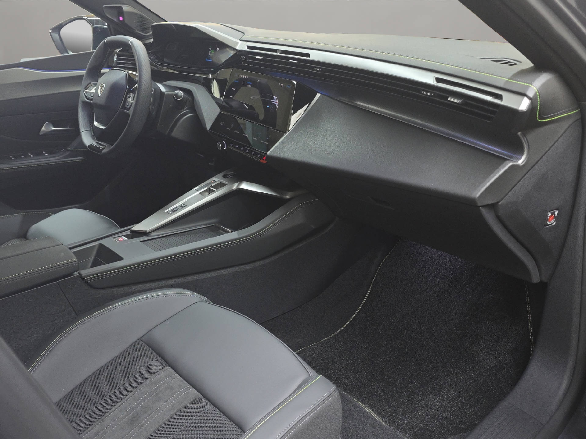 PEUGEOT E-308 GT-image-10