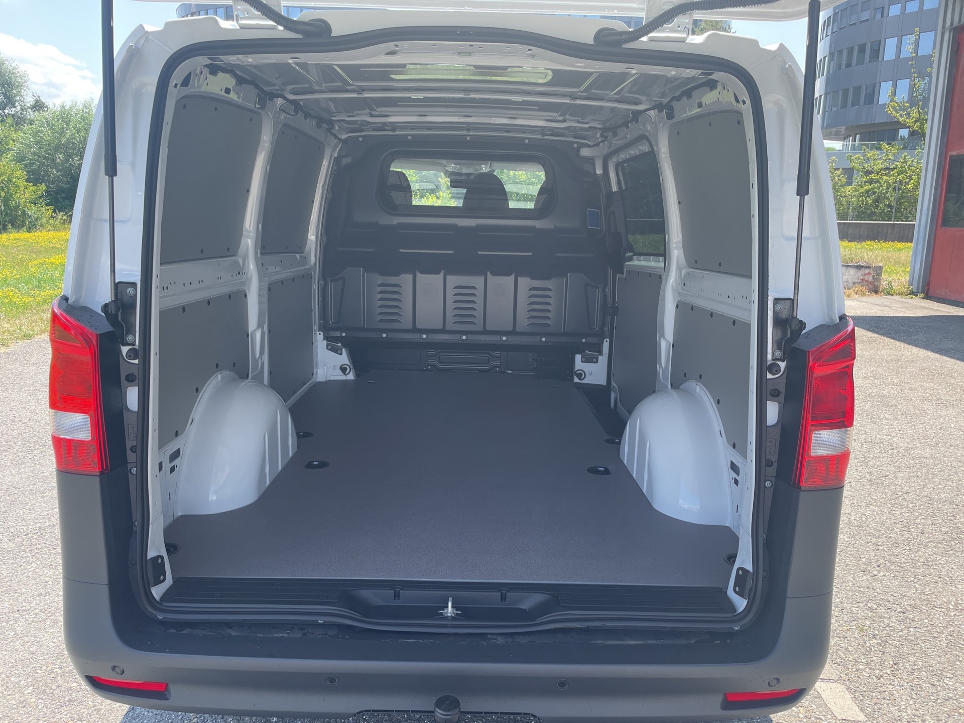MERCEDES-BENZ Vito 114 Kaw. L 2.0 CDI Pro-image-16